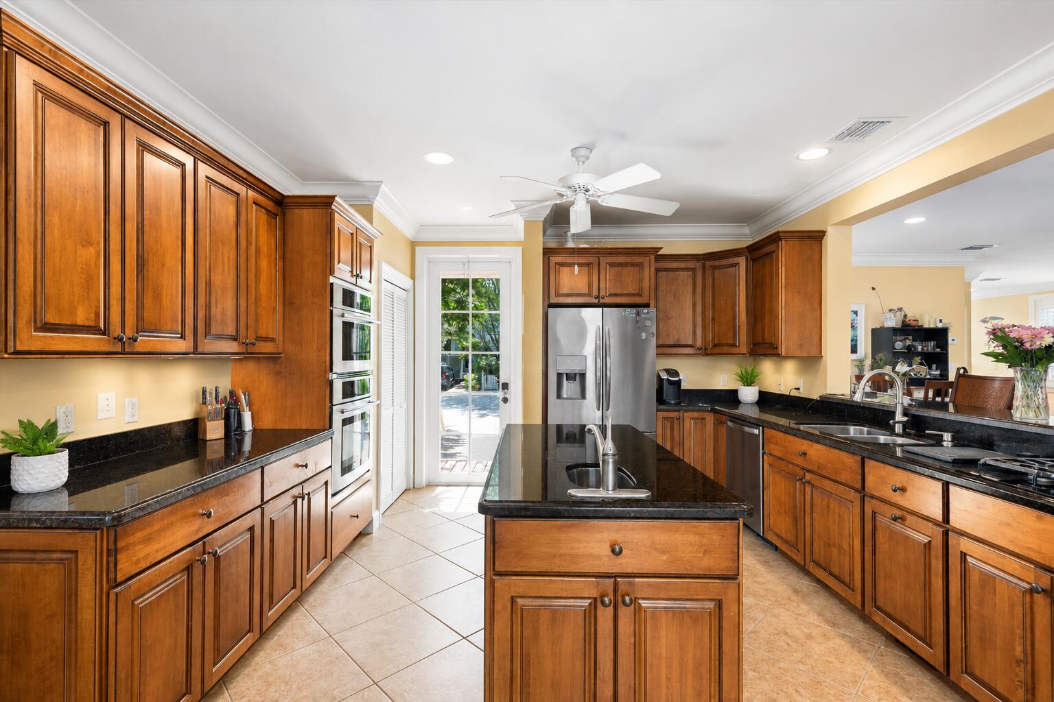 1030 Sandys Way Property Photo 4