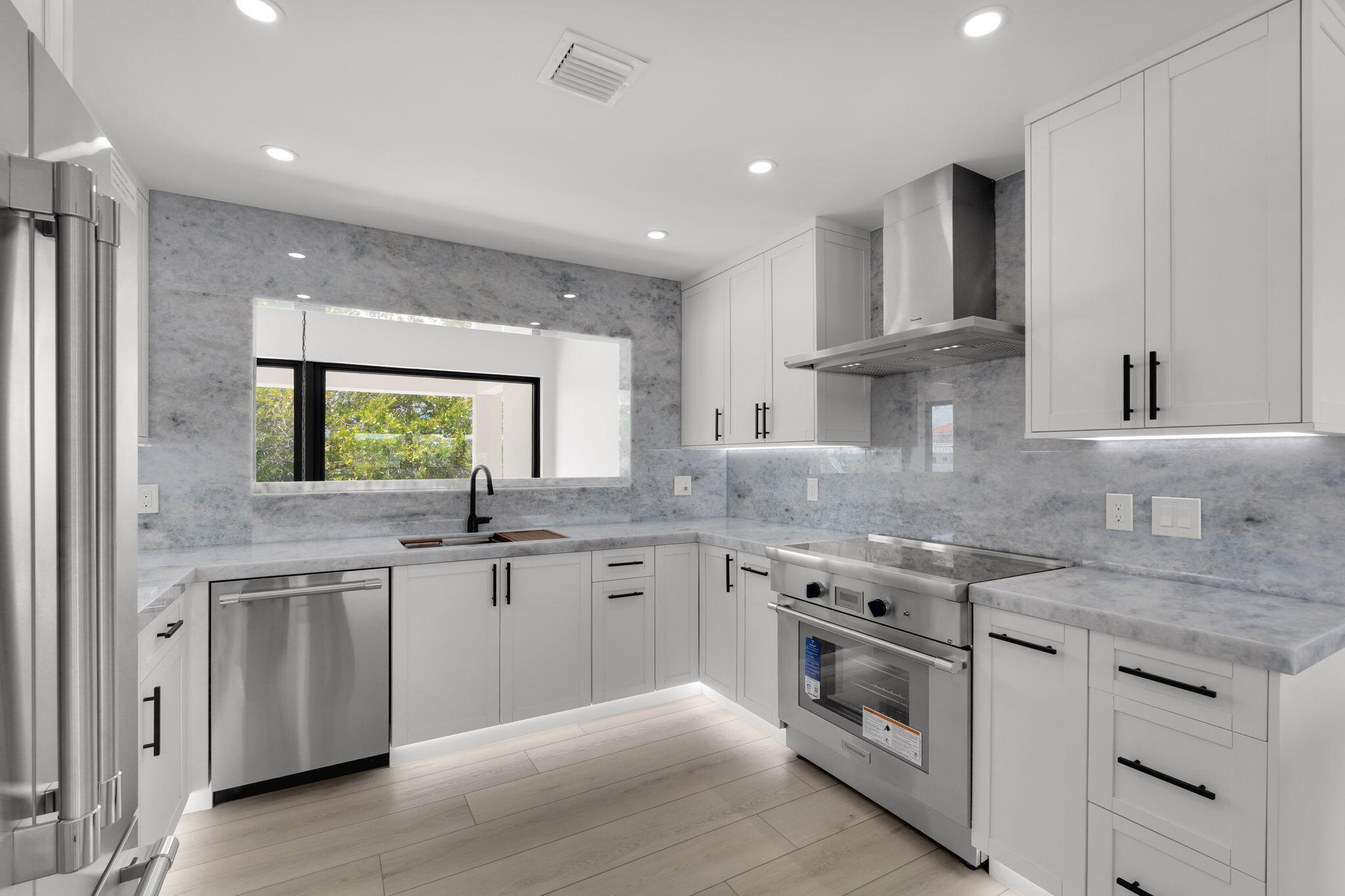294 Saint Thomas Avenue Property Photo 12