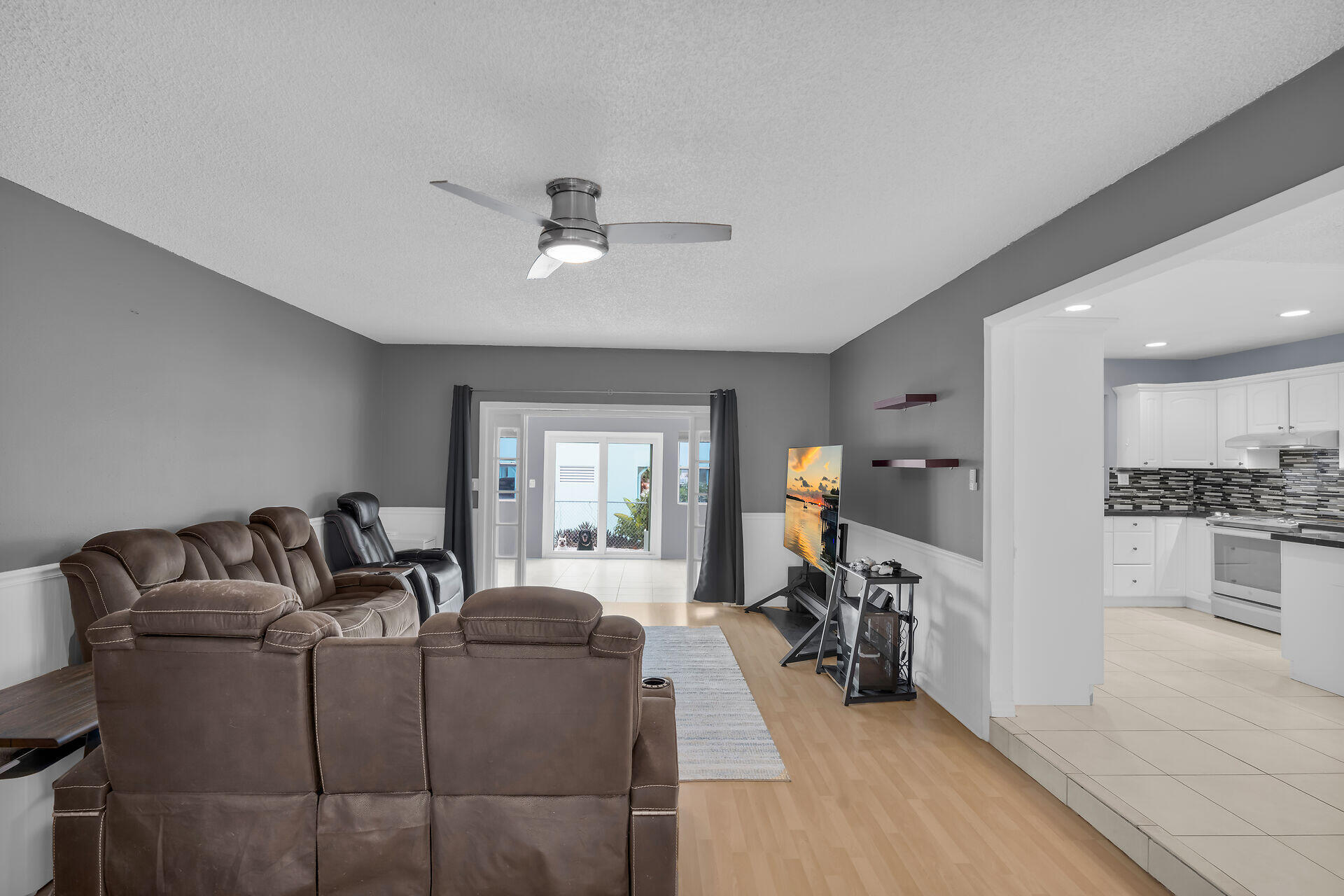 304 2nd Ter Property Photo 18