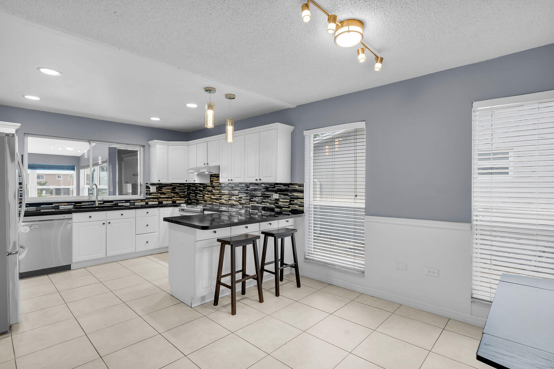304 2nd Ter Property Photo 19