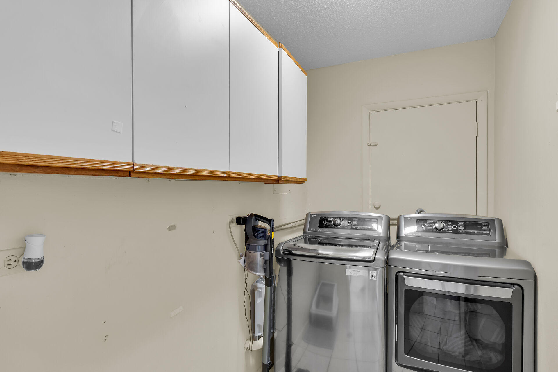 304 2nd Ter Property Photo 29