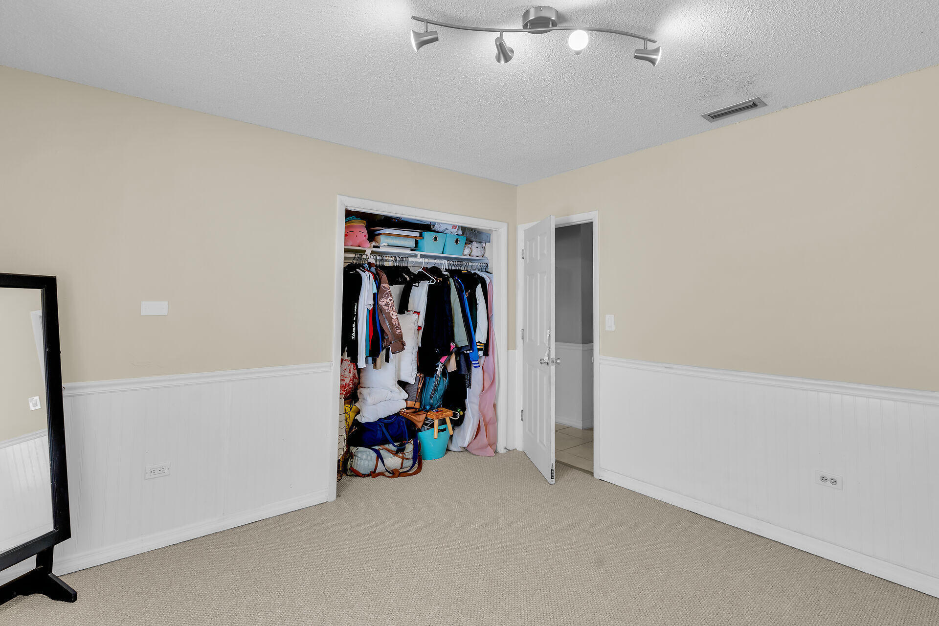 304 2nd Ter Property Photo 39