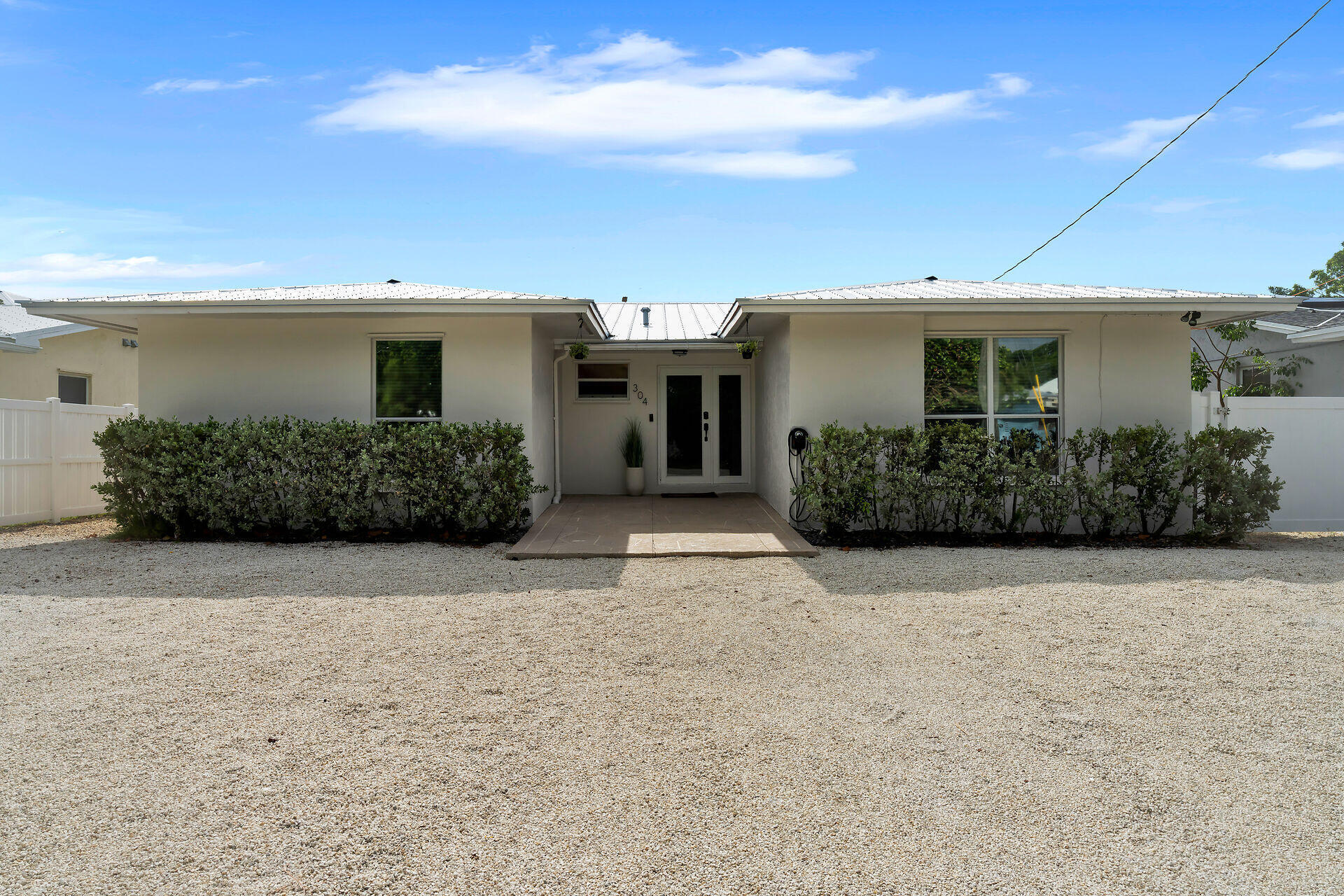 304 2nd Ter Property Photo 44