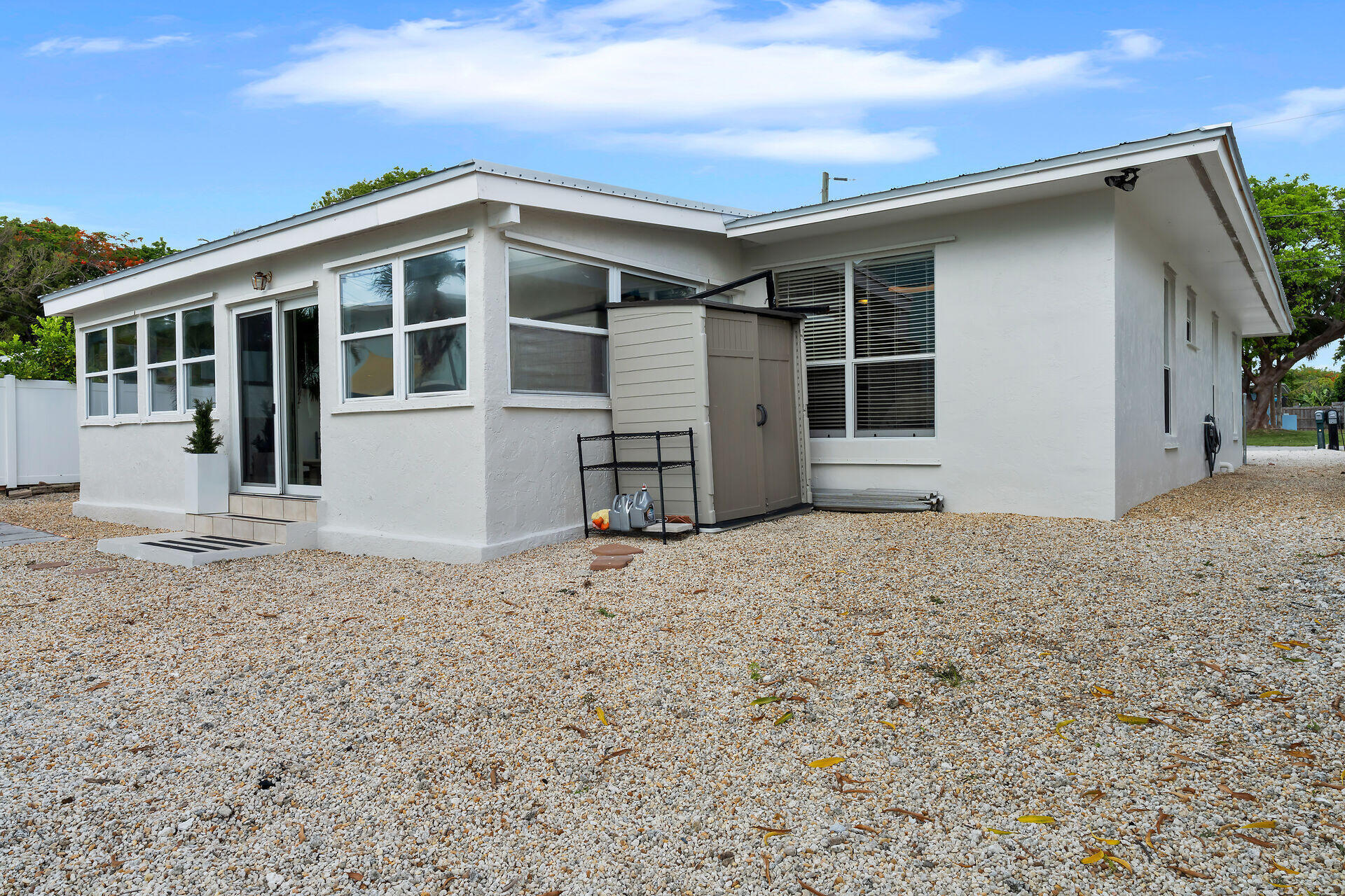 304 2nd Ter Property Photo 47