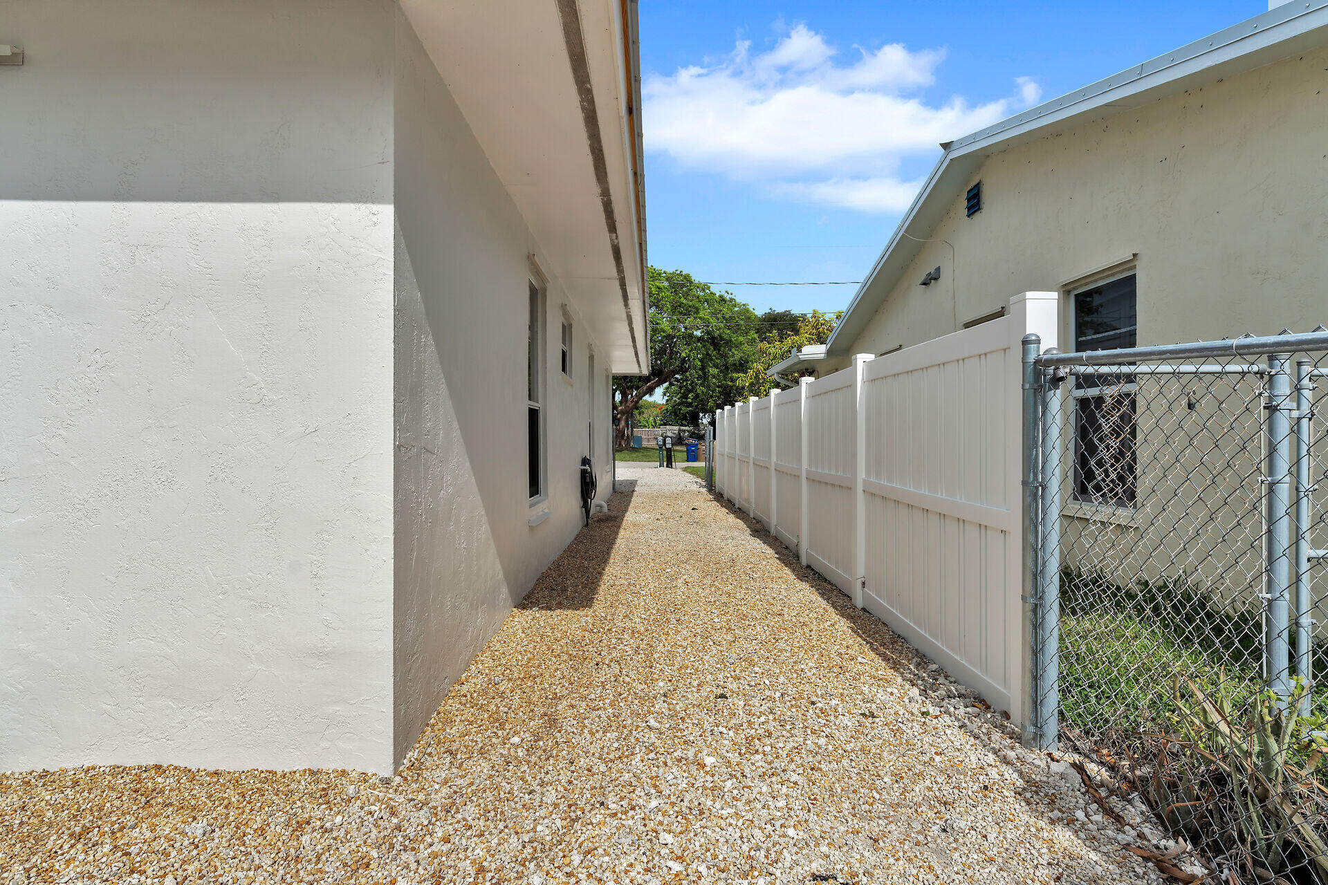 304 2nd Ter Property Photo 49