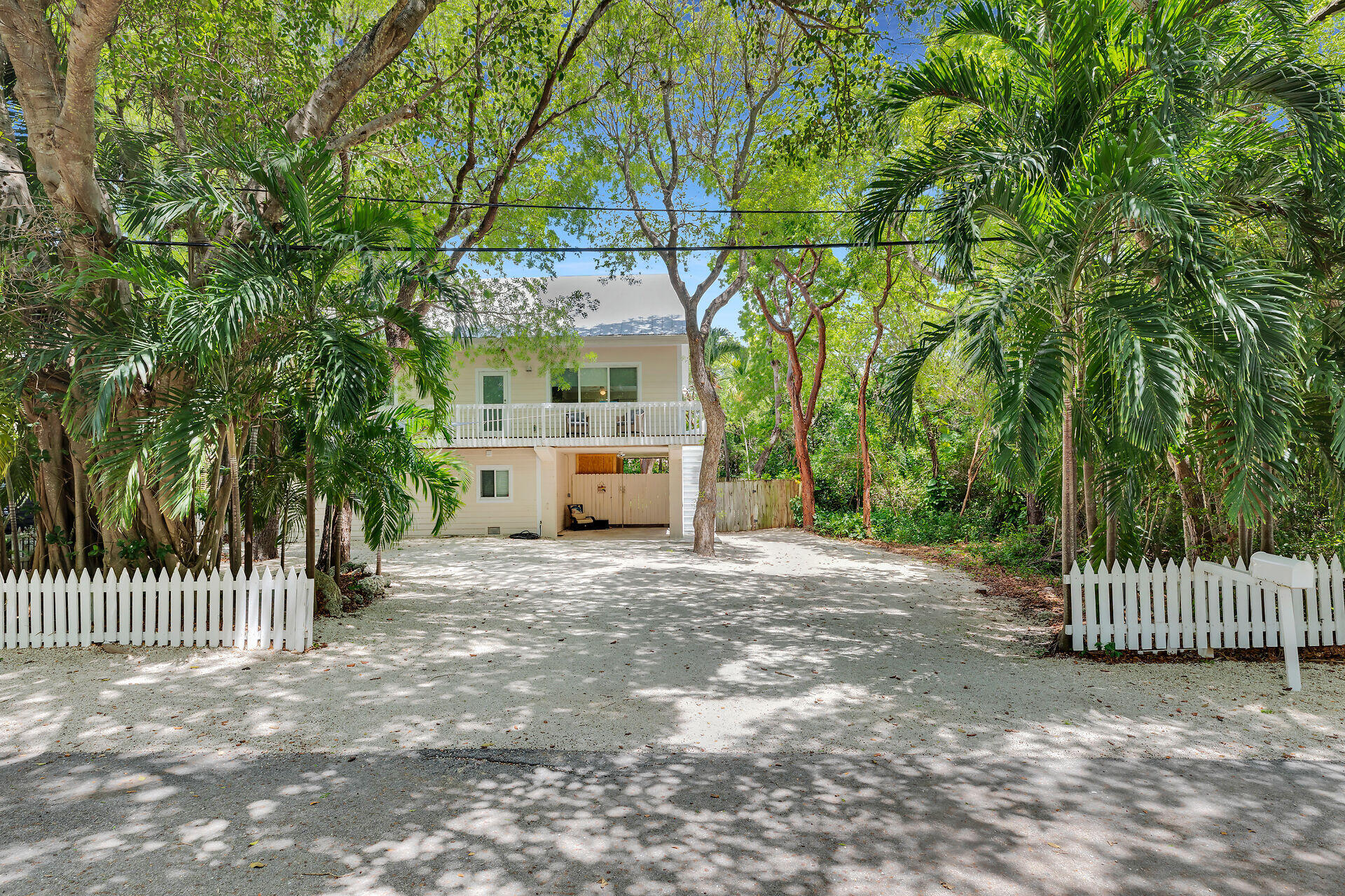 183 Orlando Drive Property Photo 1
