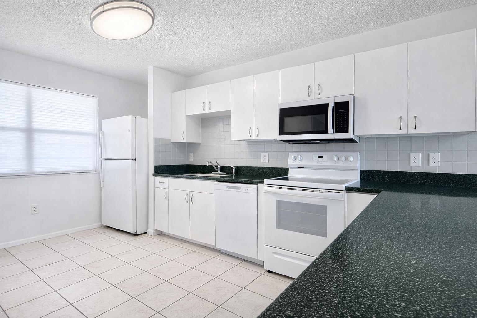 1901 S Roosevelt Boulevard 401s Property Photo 16