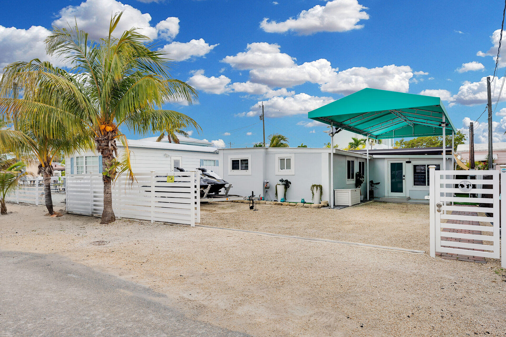 60 Bird Lane Property Photo 3
