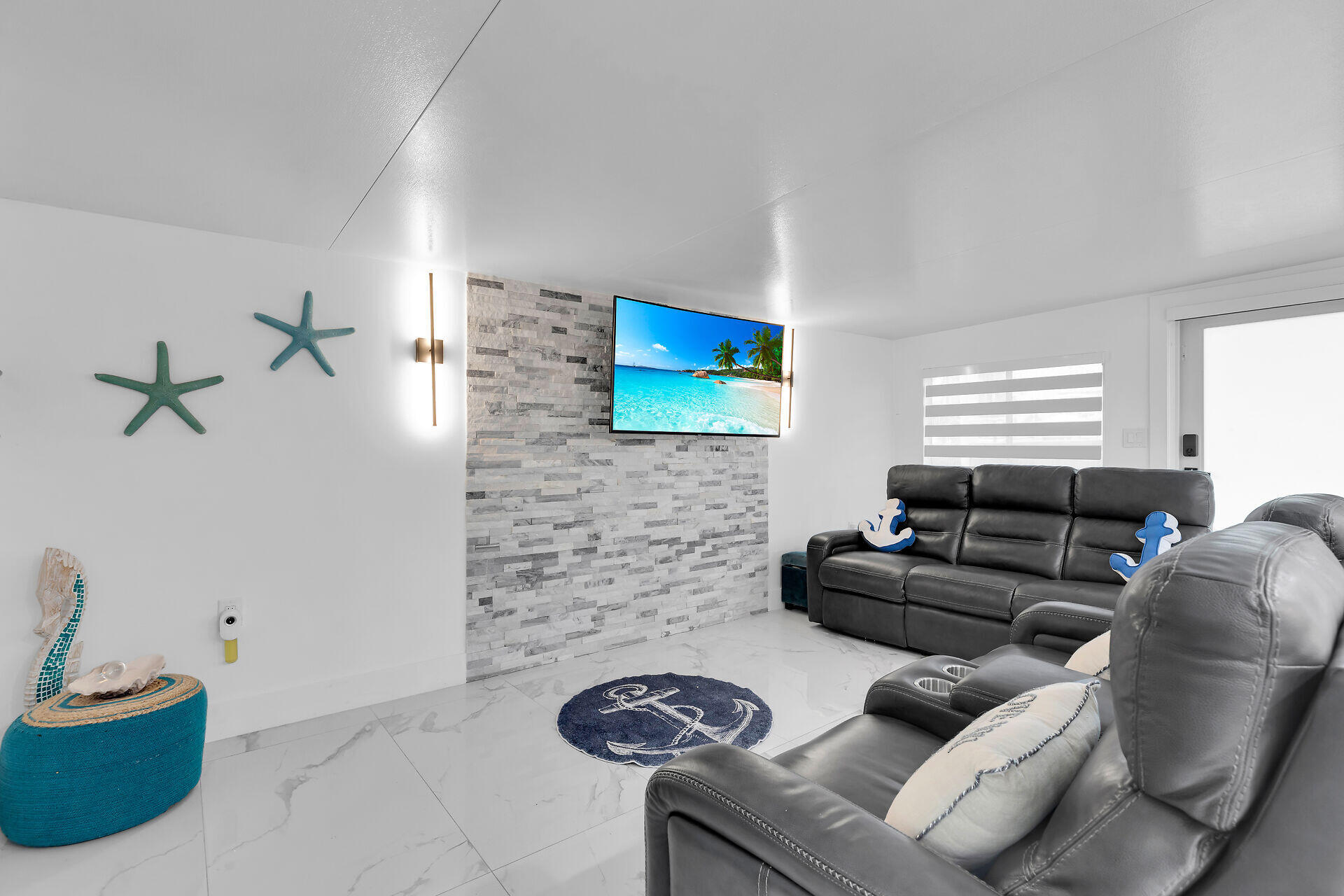 60 Bird Lane Property Photo 14