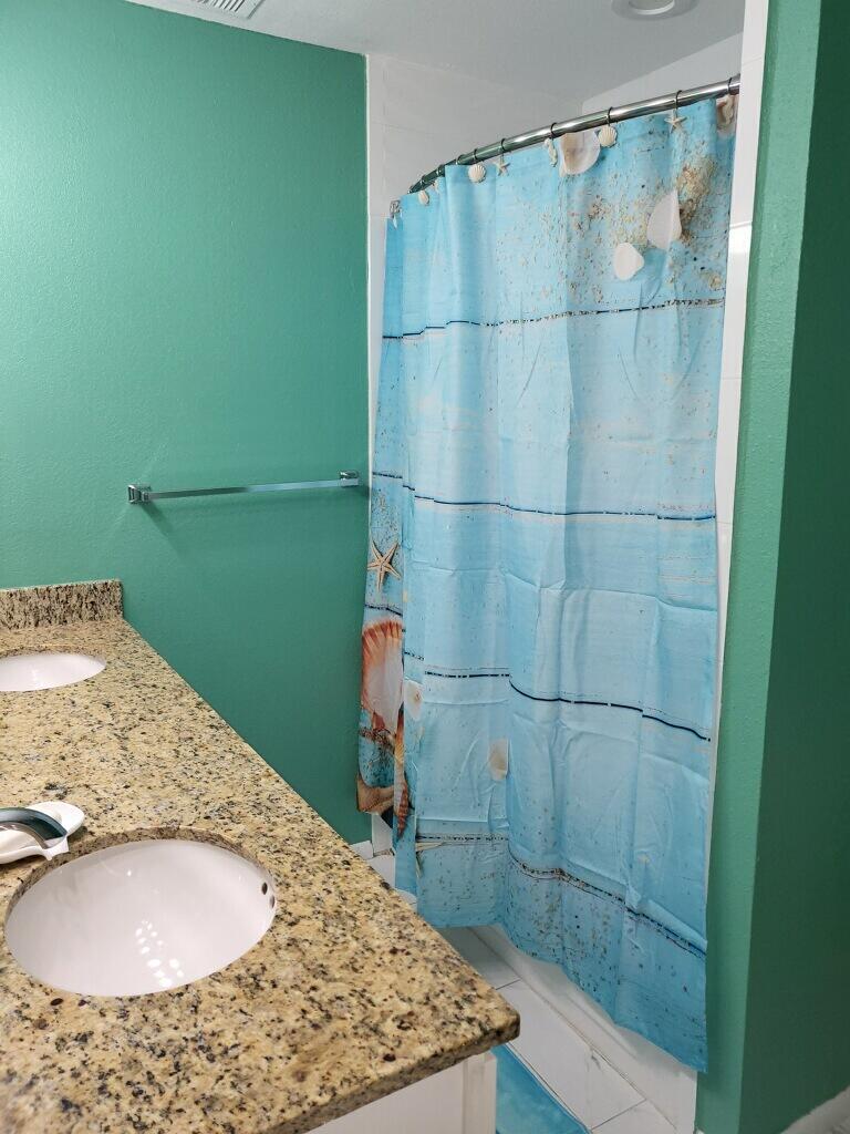 7024 Harbor Village Drive Property Photo 11