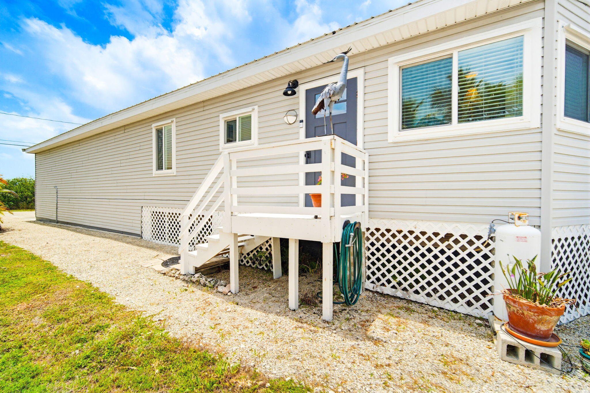 342 Boundary Lane Property Photo 6