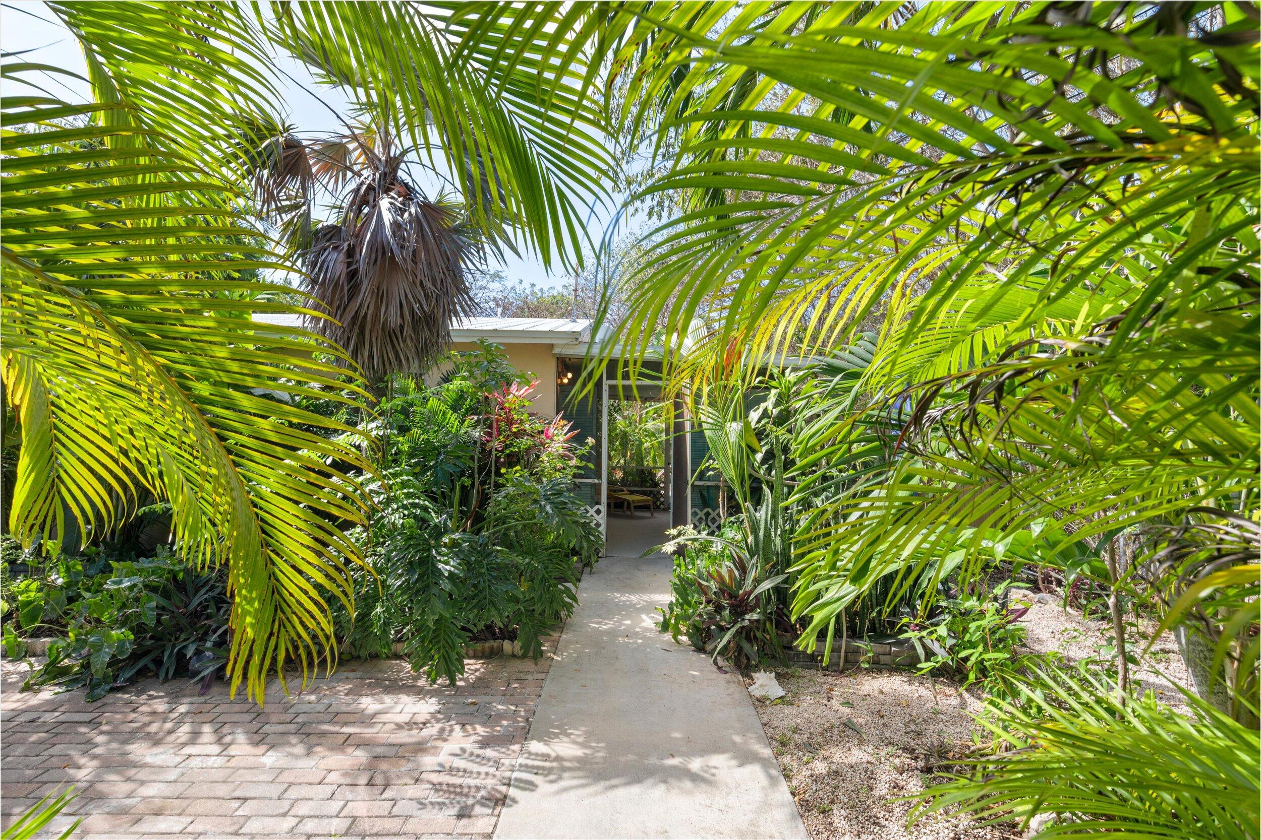 29284 Coconut Palm Drive Property Photo 18