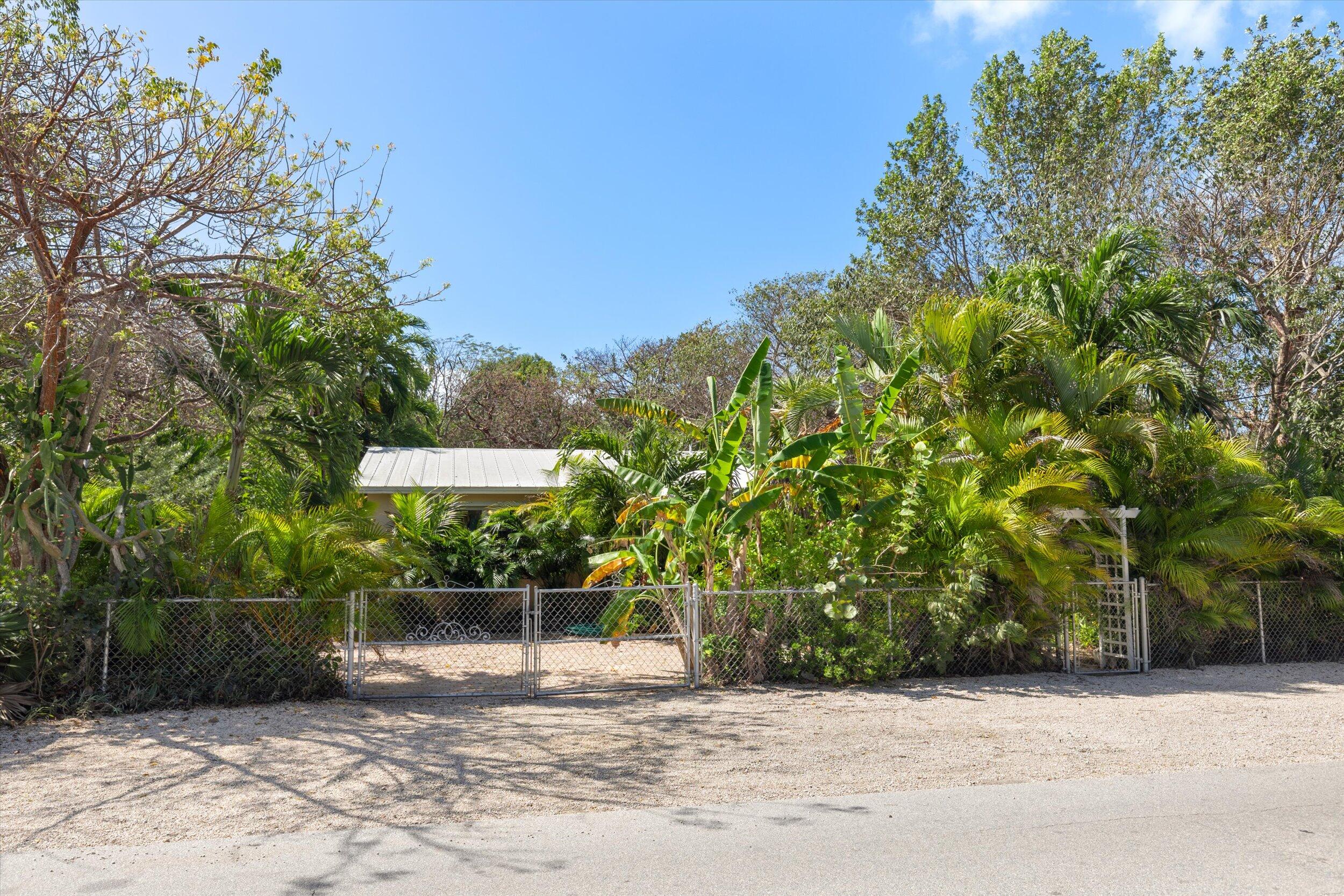 29284 Coconut Palm Drive Property Photo 19