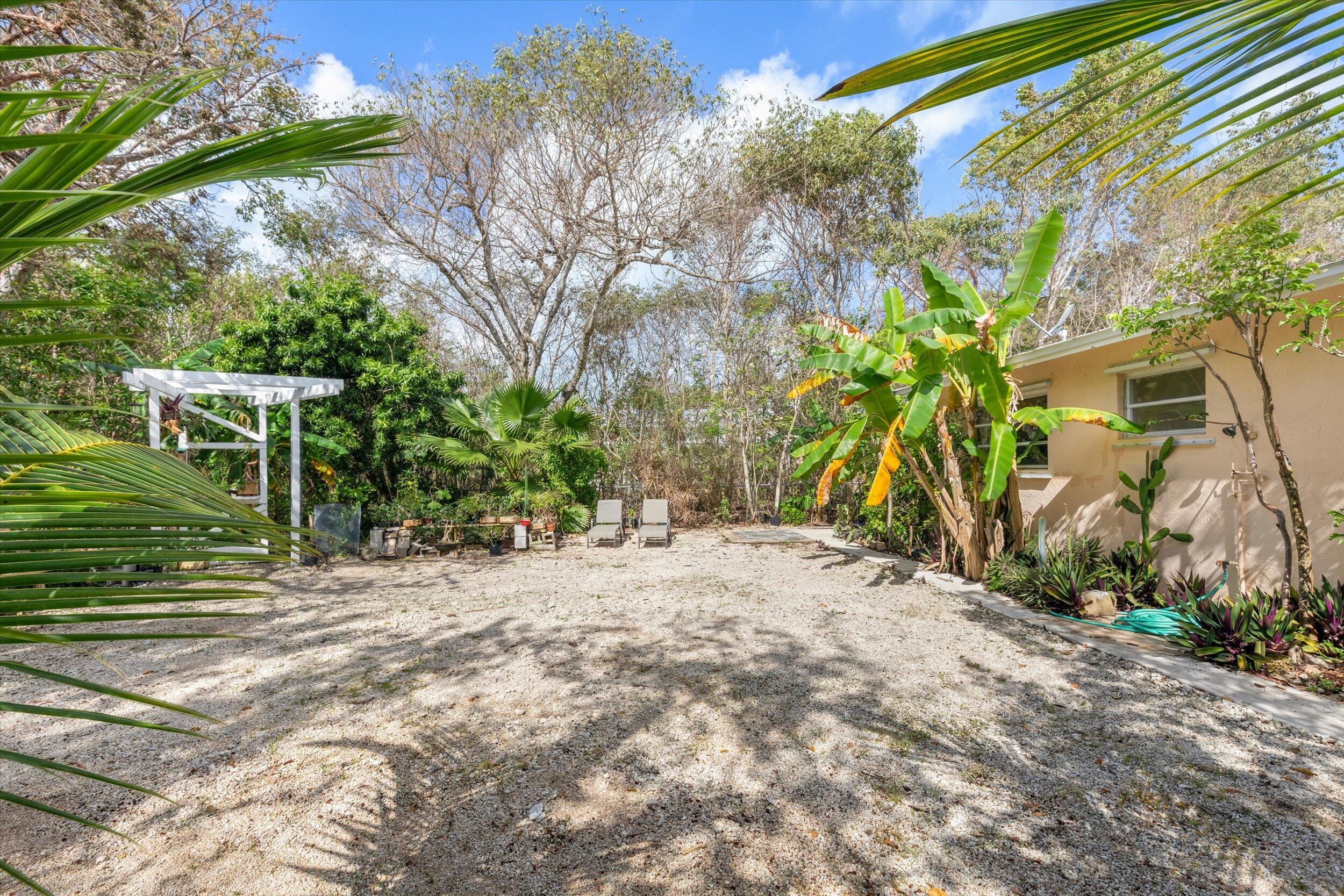 29284 Coconut Palm Drive Property Photo 24