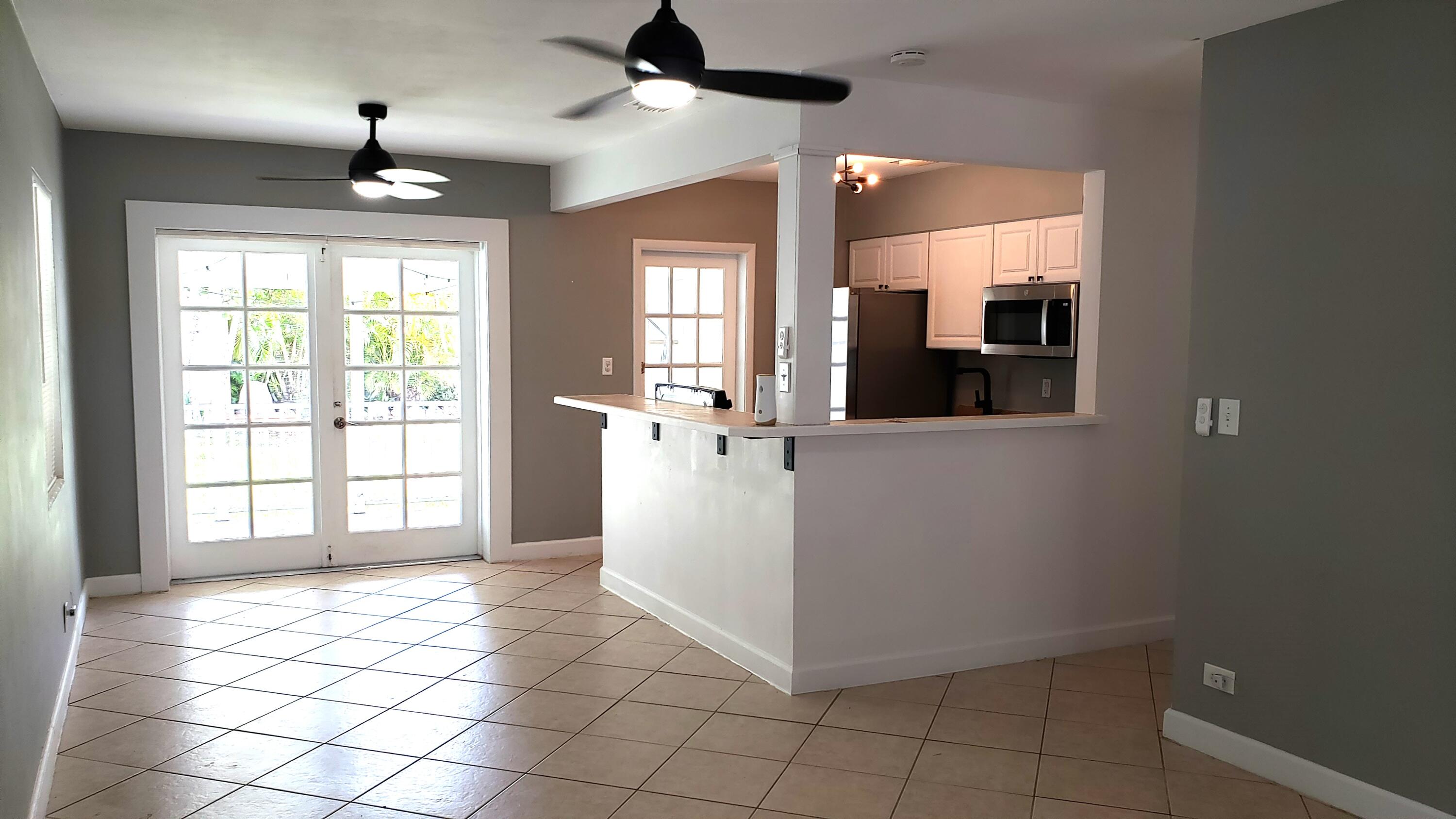 1227 20th Property Photo 3