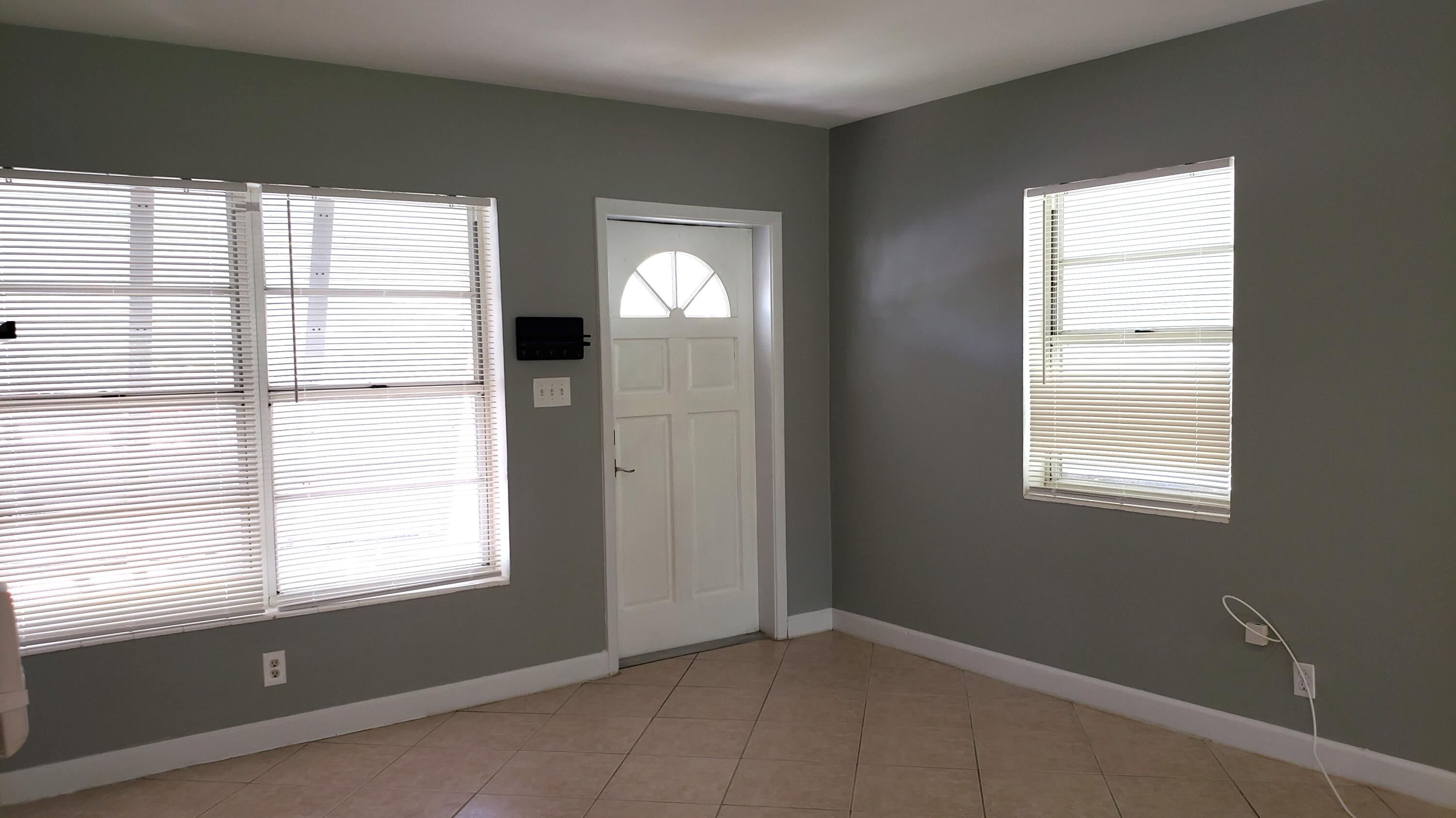 1227 20th Property Photo 9