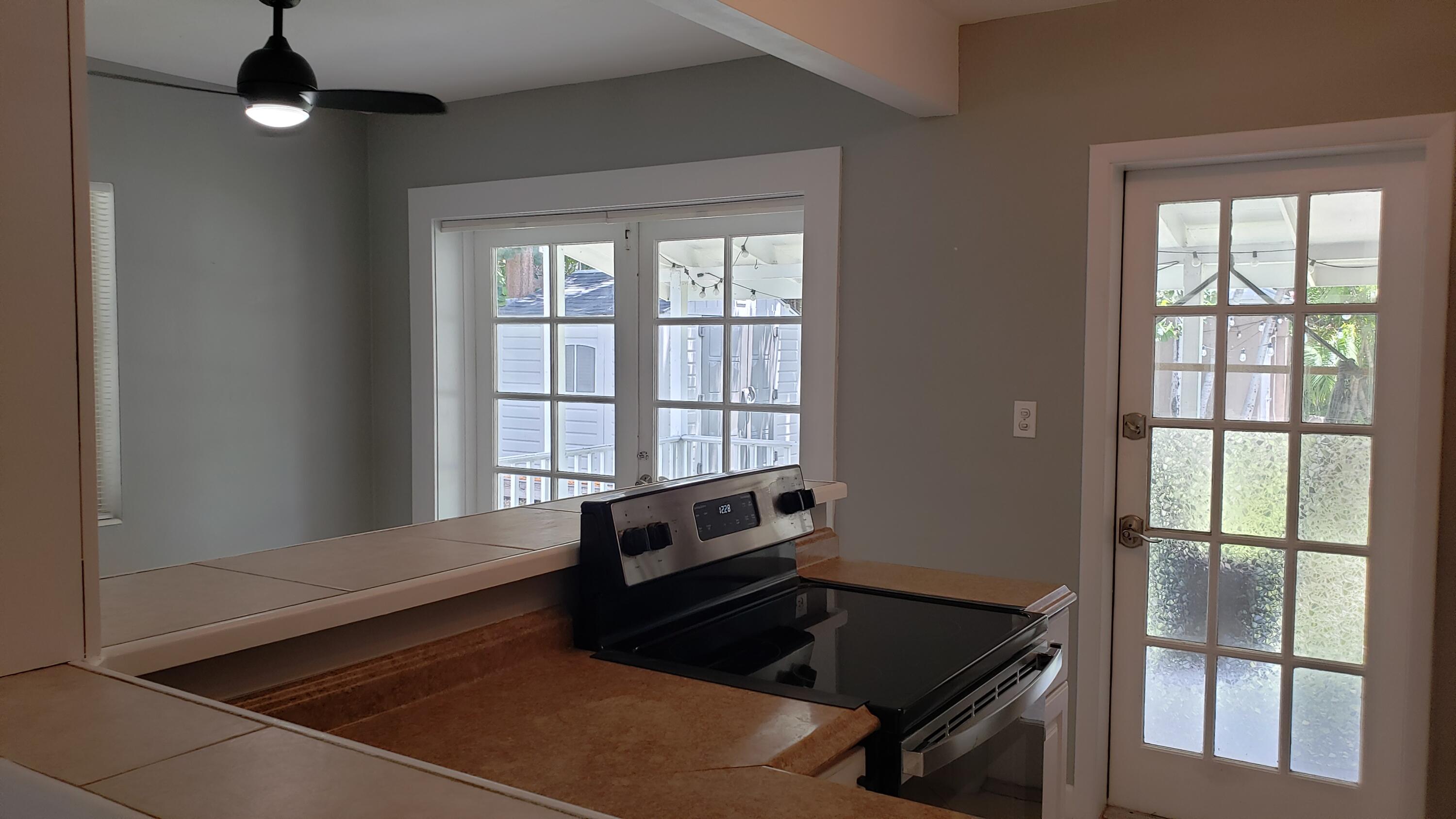 1227 20th Property Photo 10