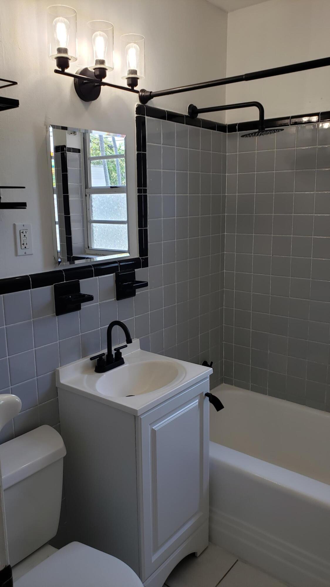 1227 20th Property Photo 15