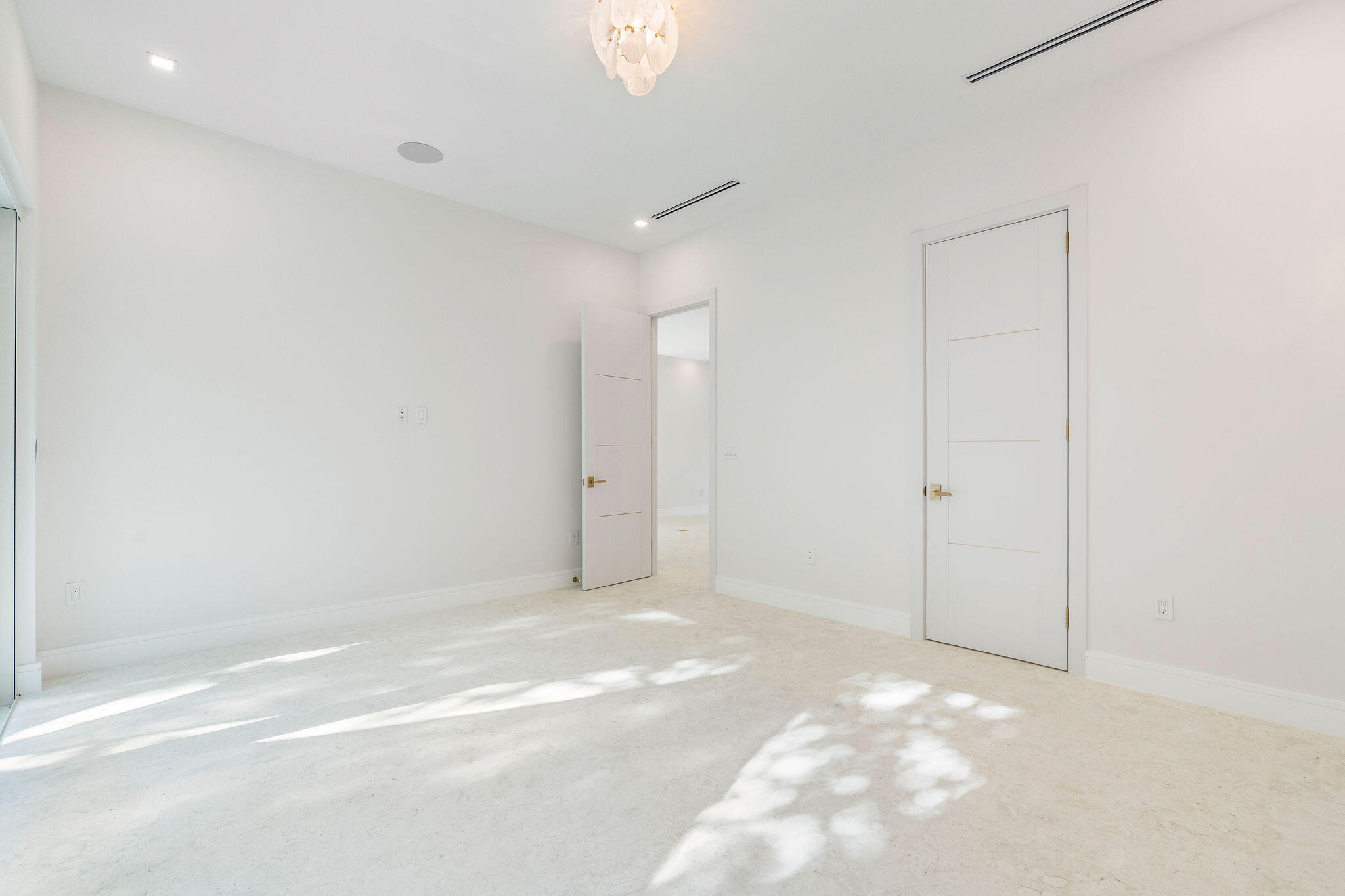 114 Royal Lane Property Photo 27