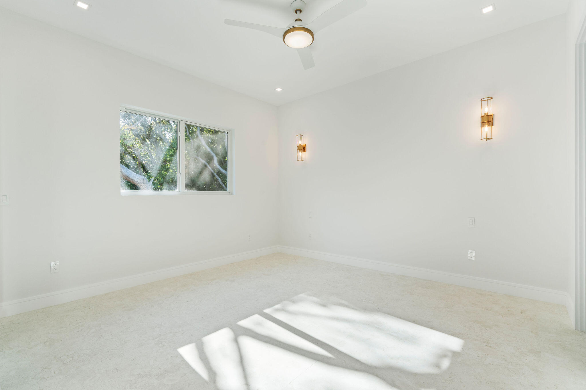 114 Royal Lane Property Photo 33