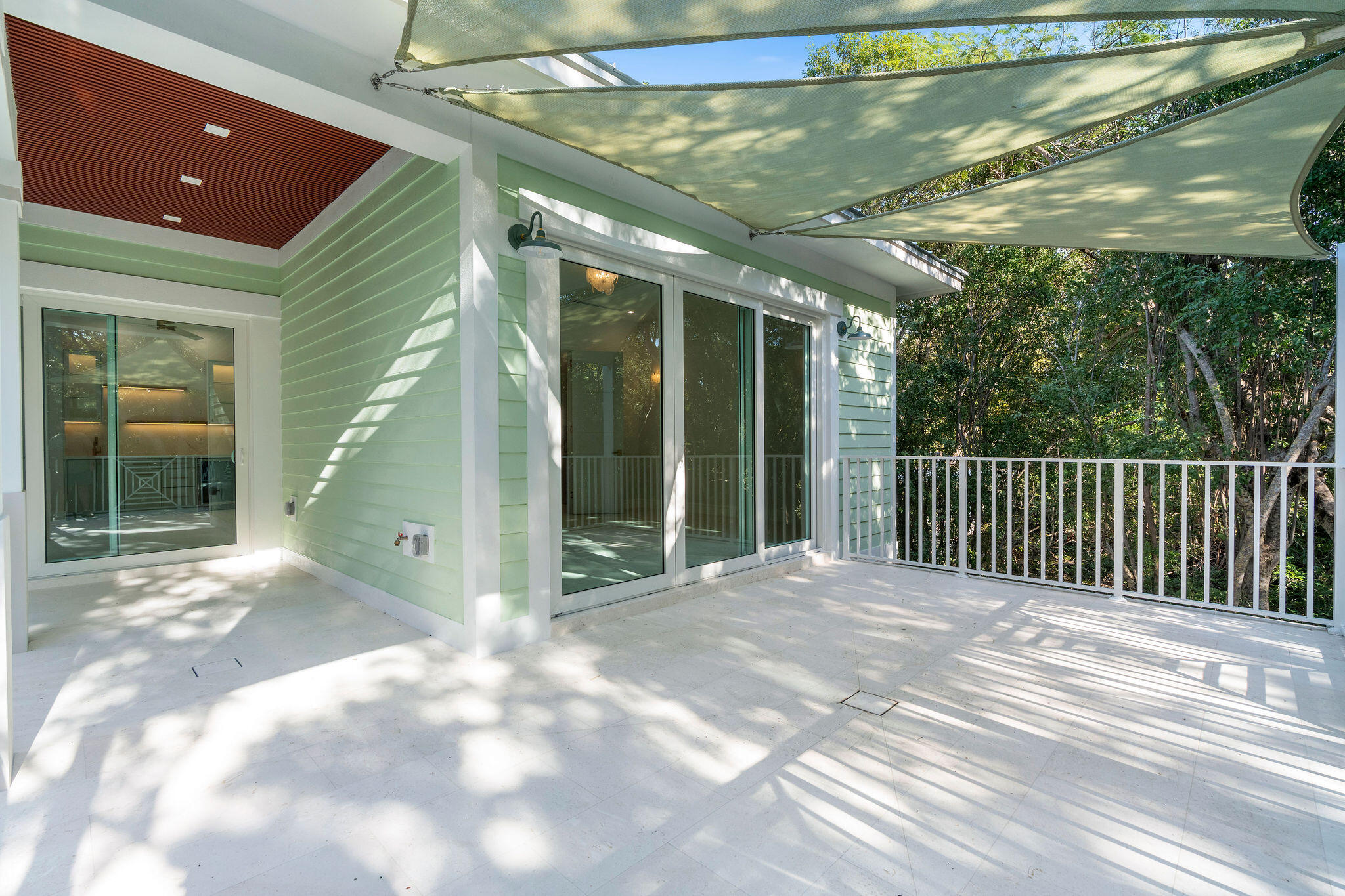 114 Royal Lane Property Photo 43