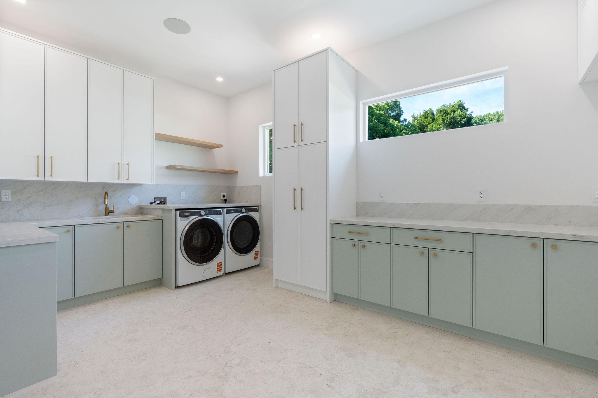114 Royal Lane Property Photo 47