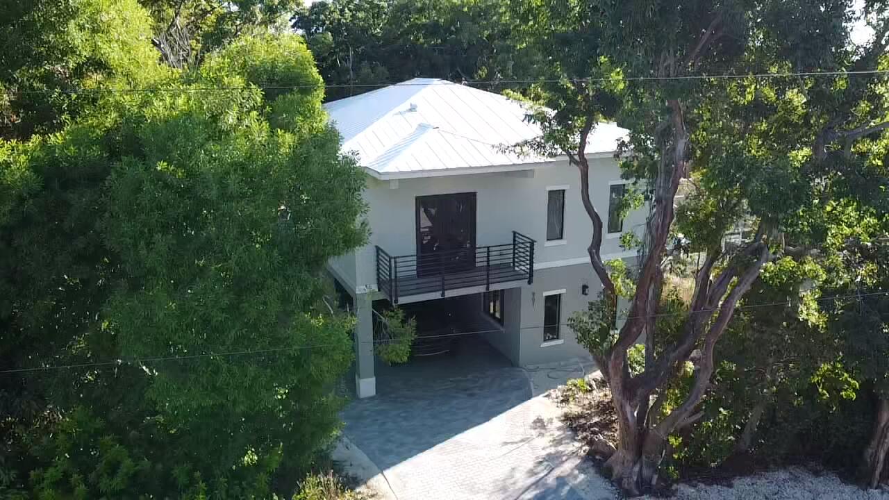 901 Estall Street Property Photo 2