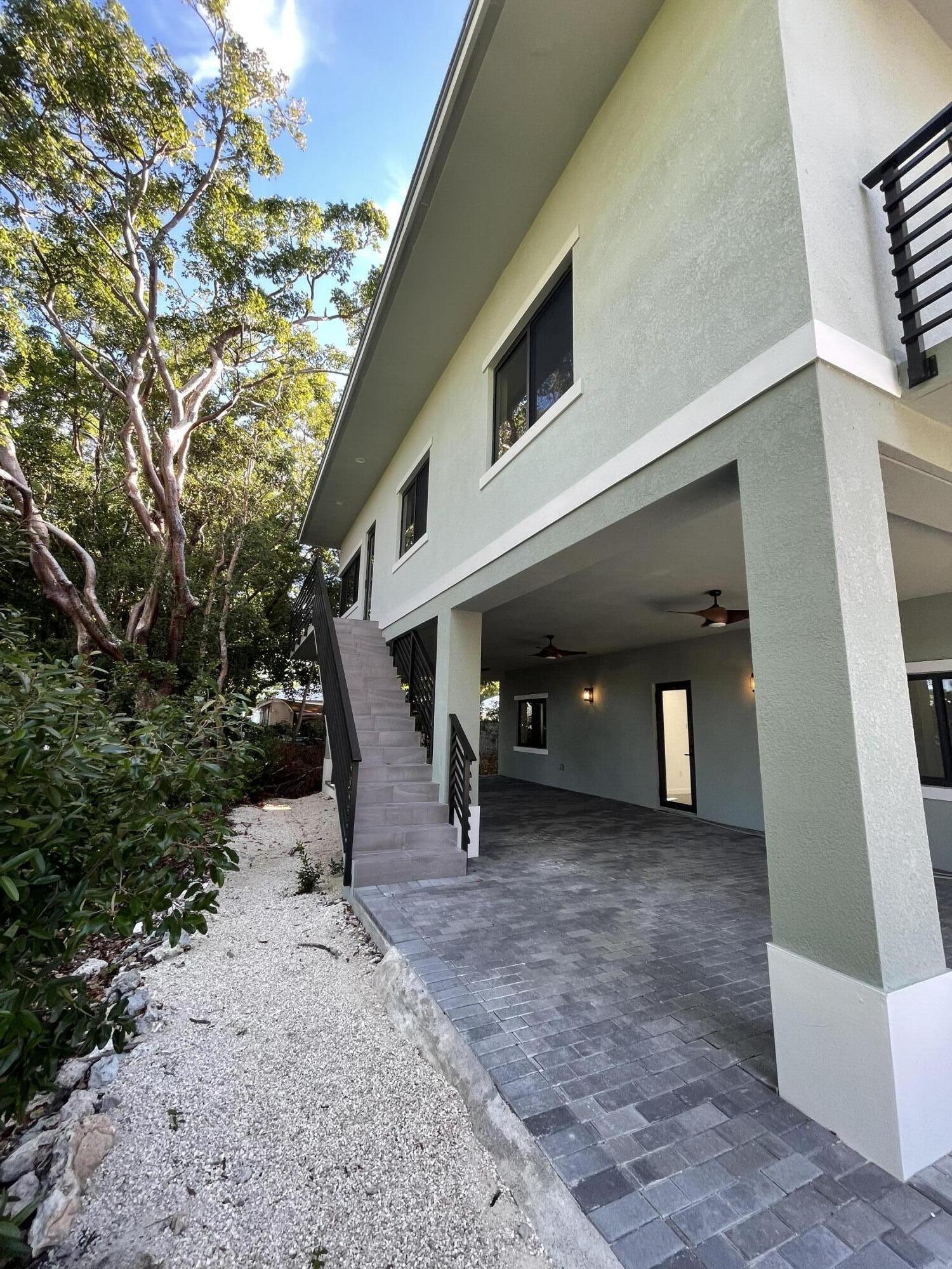 901 Estall Street Property Photo 3