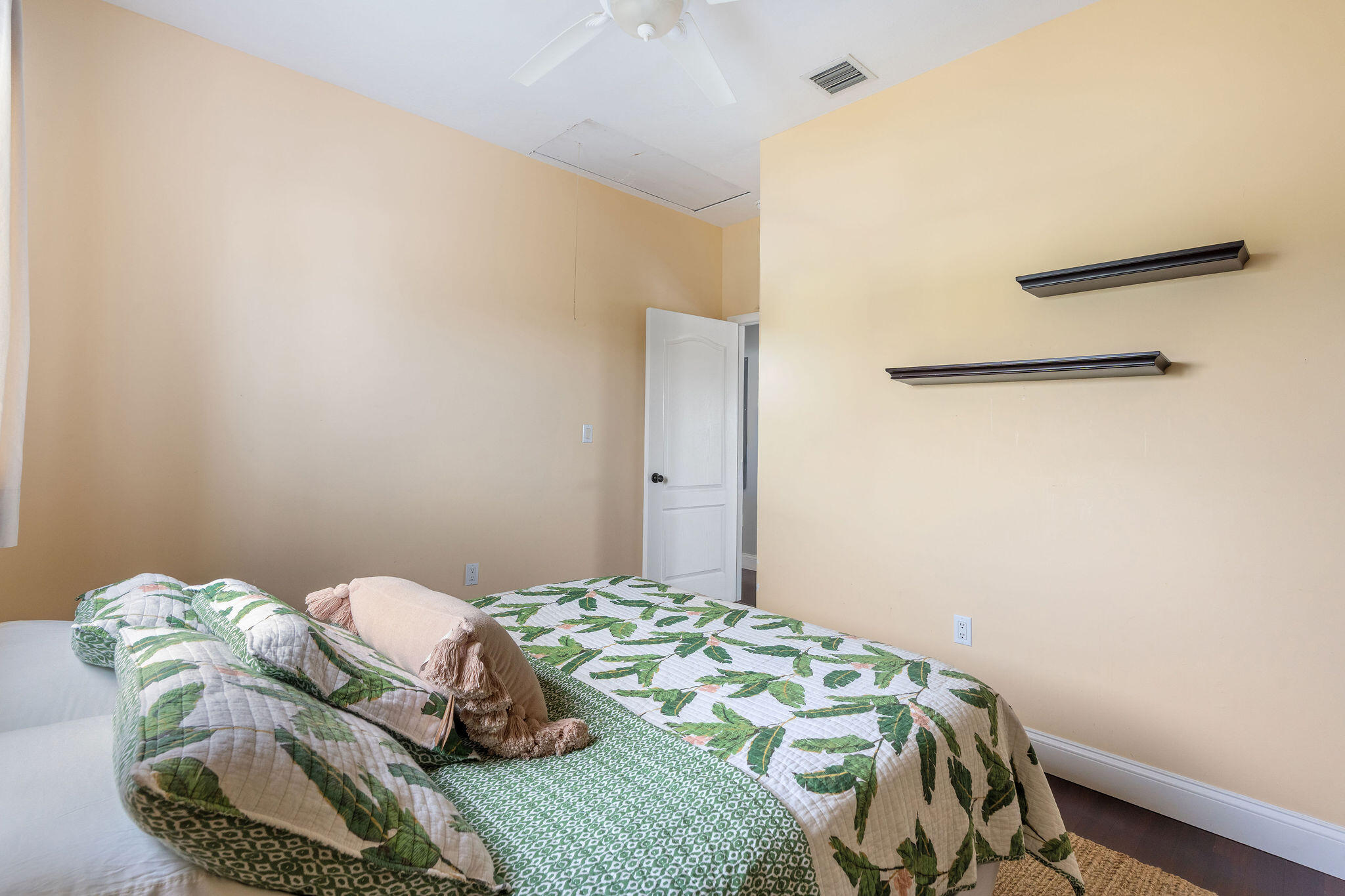 365 Loeb Avenue Property Photo 32