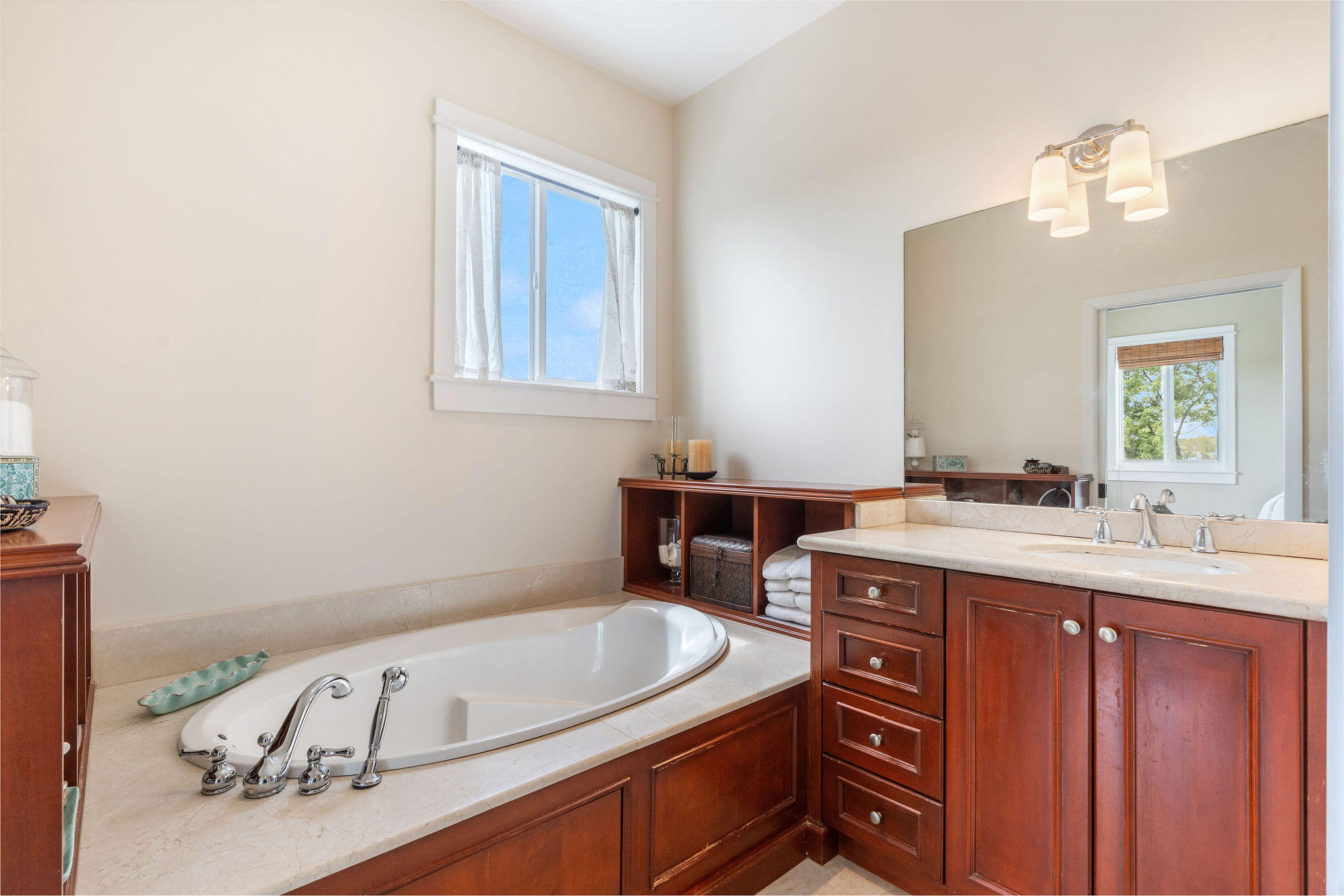 365 Loeb Avenue Property Photo 38