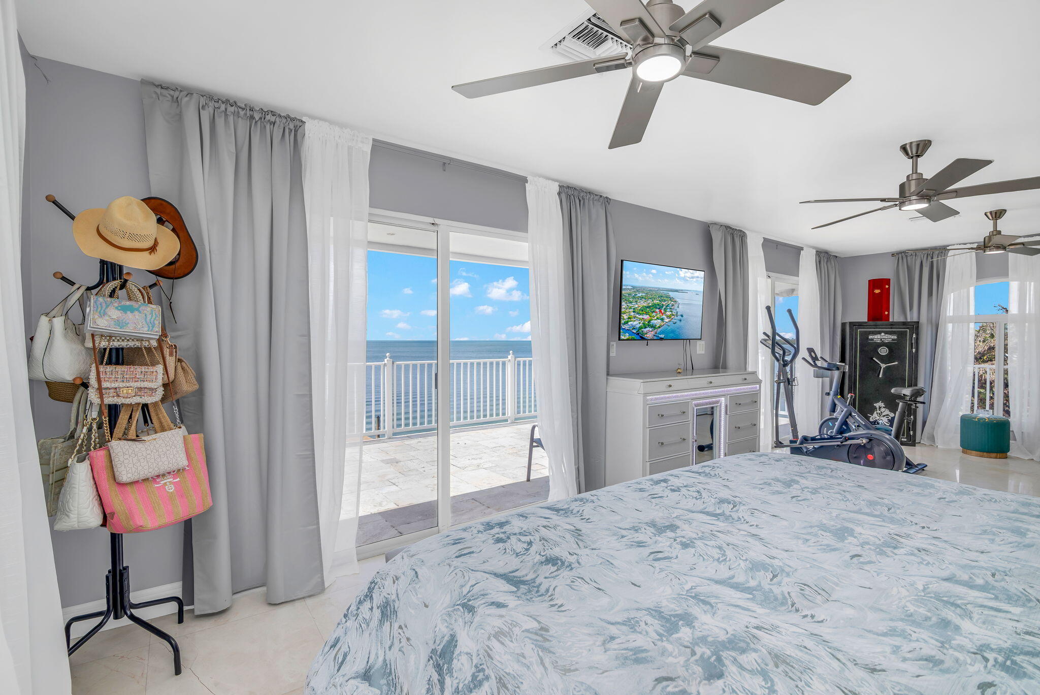 8070 Gulfstream Boulevard Property Photo 6