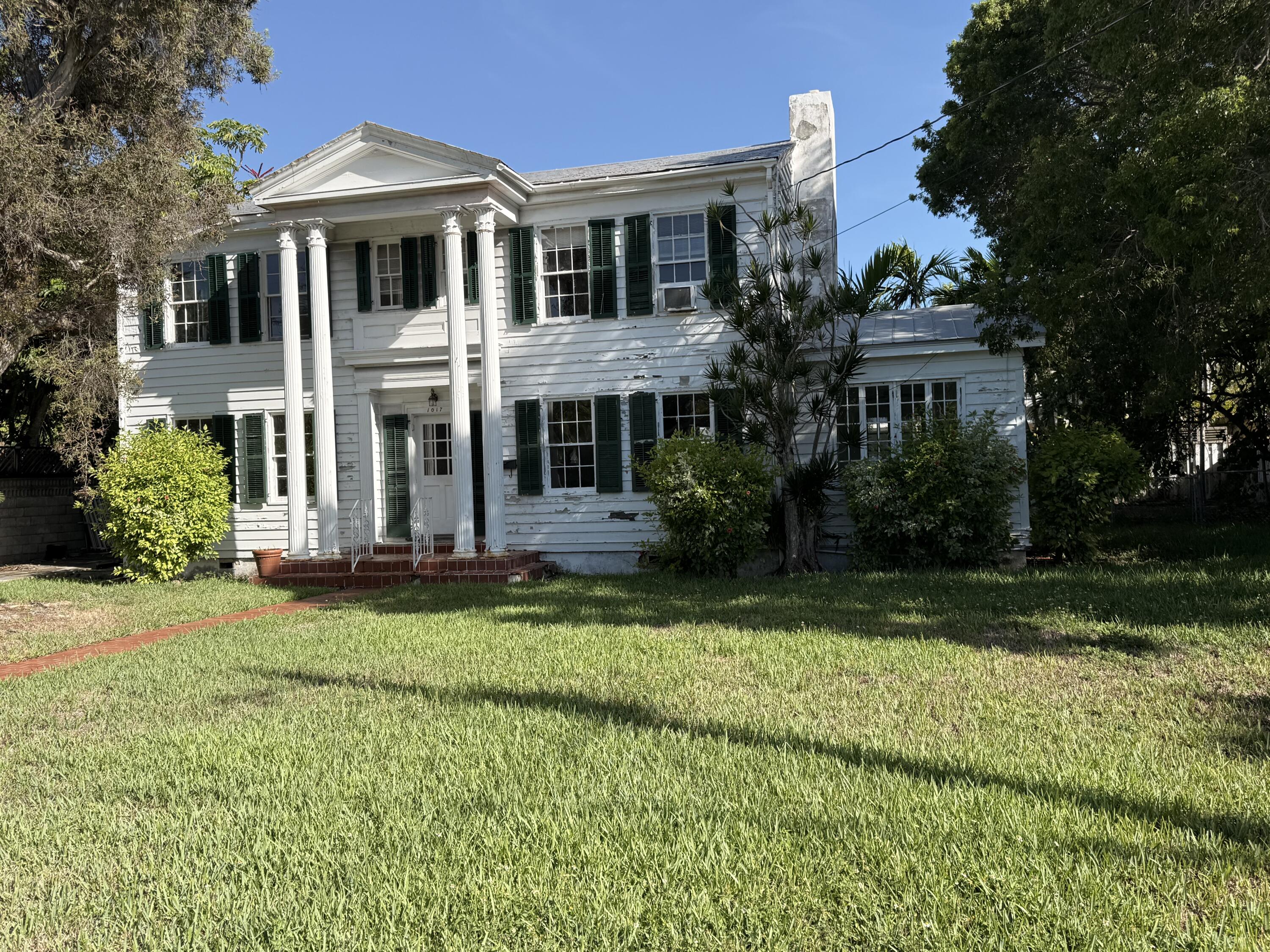 1017 Washington Street Property Photo 1