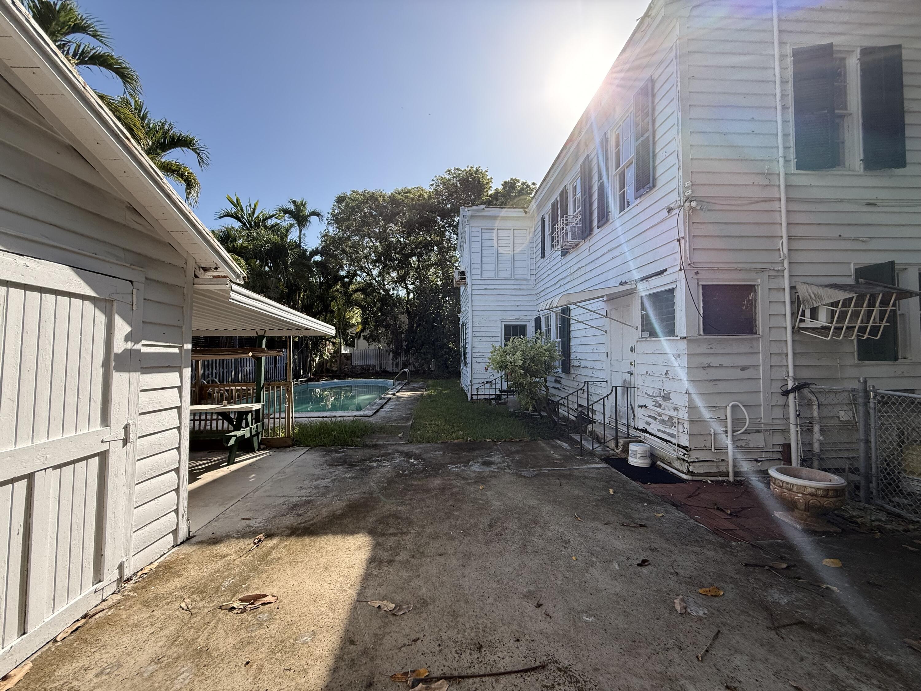 1017 Washington Street Property Photo 6