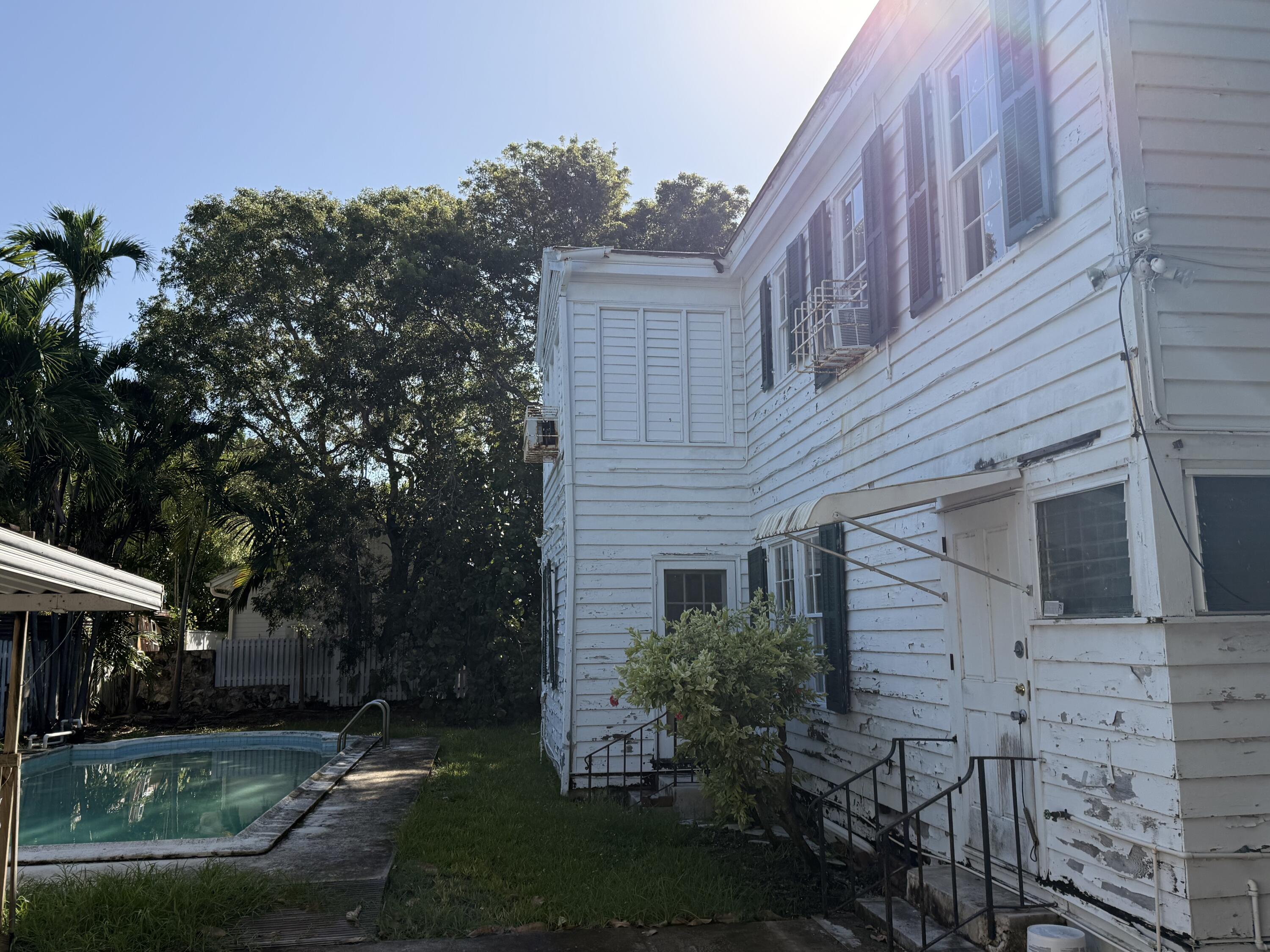 1017 Washington Street Property Photo 7