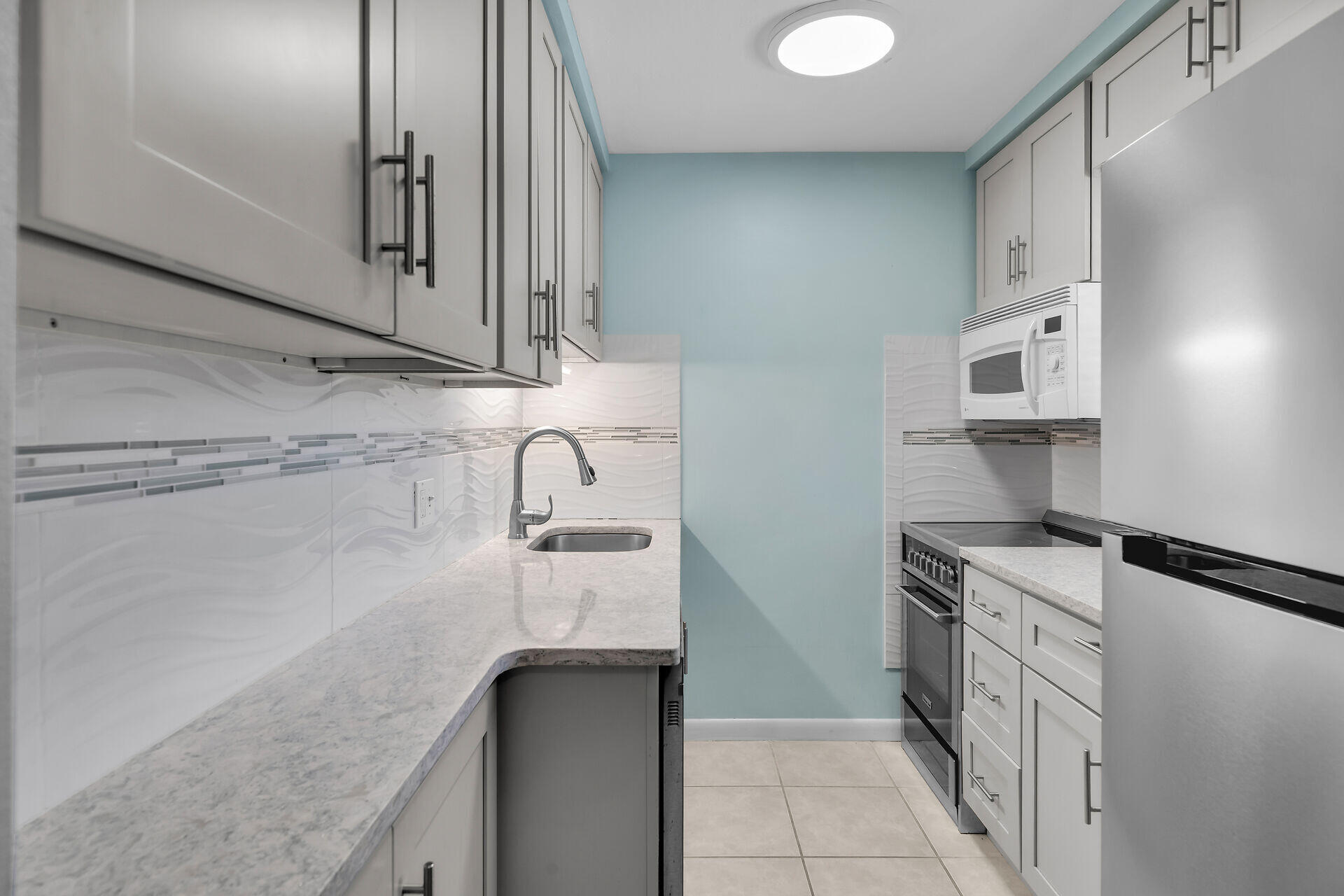 5301 Ocean Terrace Apt 2 Property Photo 10
