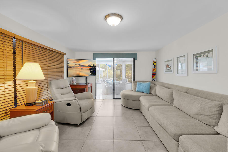 303 Sombrero Beach Road Property Photo 9