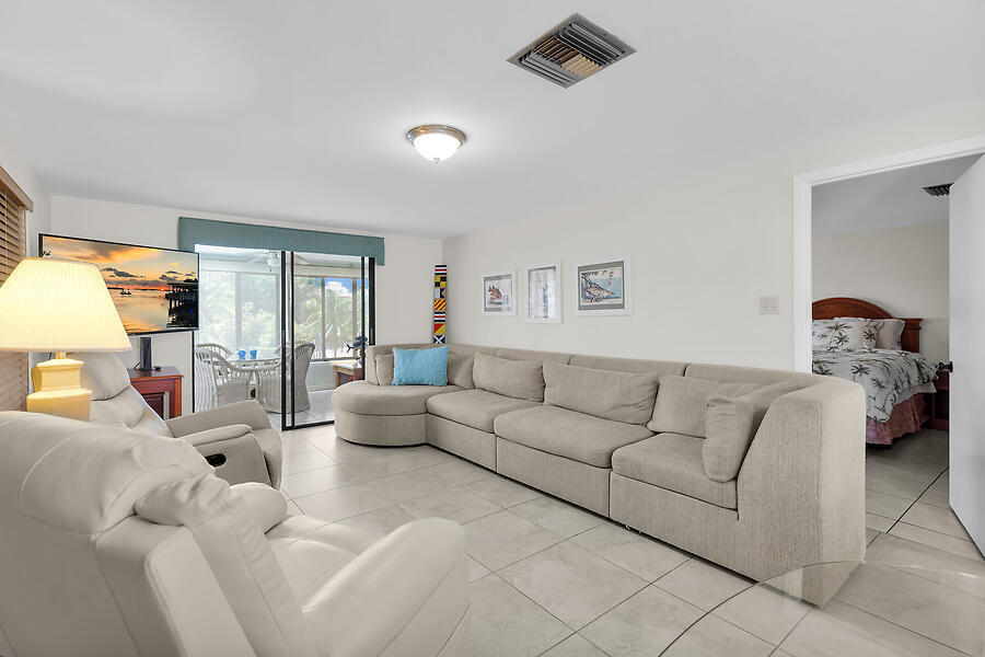 303 Sombrero Beach Road Property Photo 10