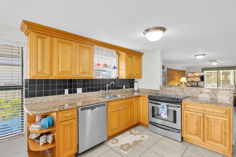 303 Sombrero Beach Road Property Photo 16