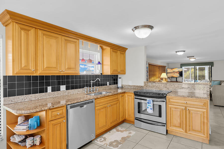 303 Sombrero Beach Road Property Photo 17