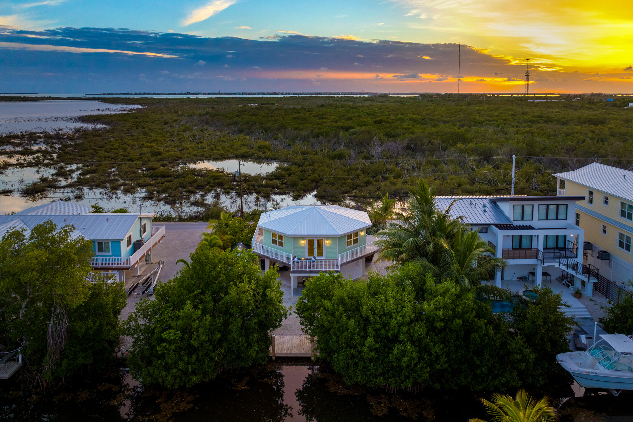 273 Indies Road Property Photo 1