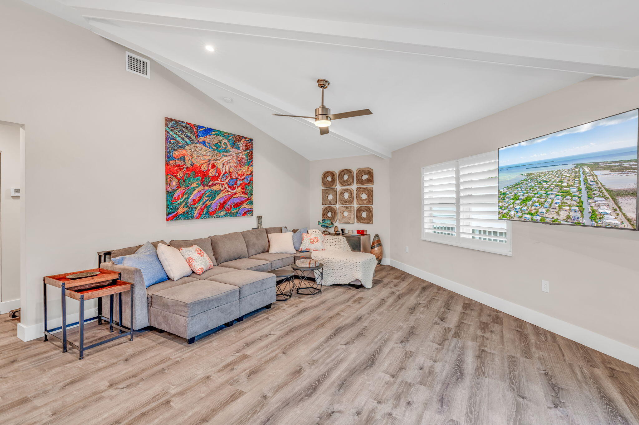 273 Indies Road Property Photo 10