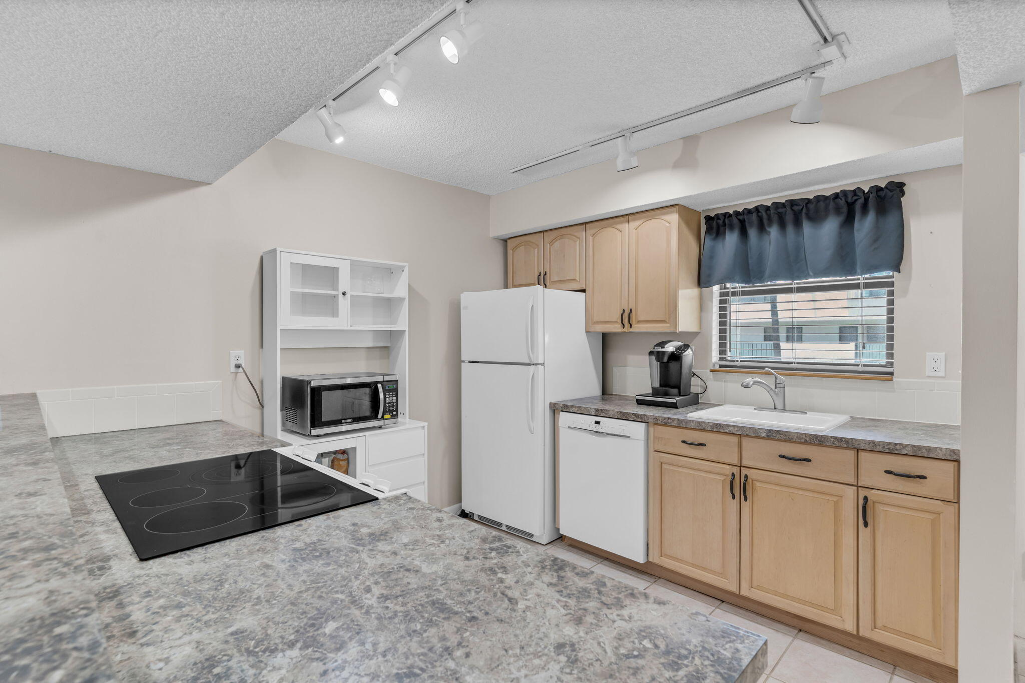 87455 Old Highway 247 Property Photo 11