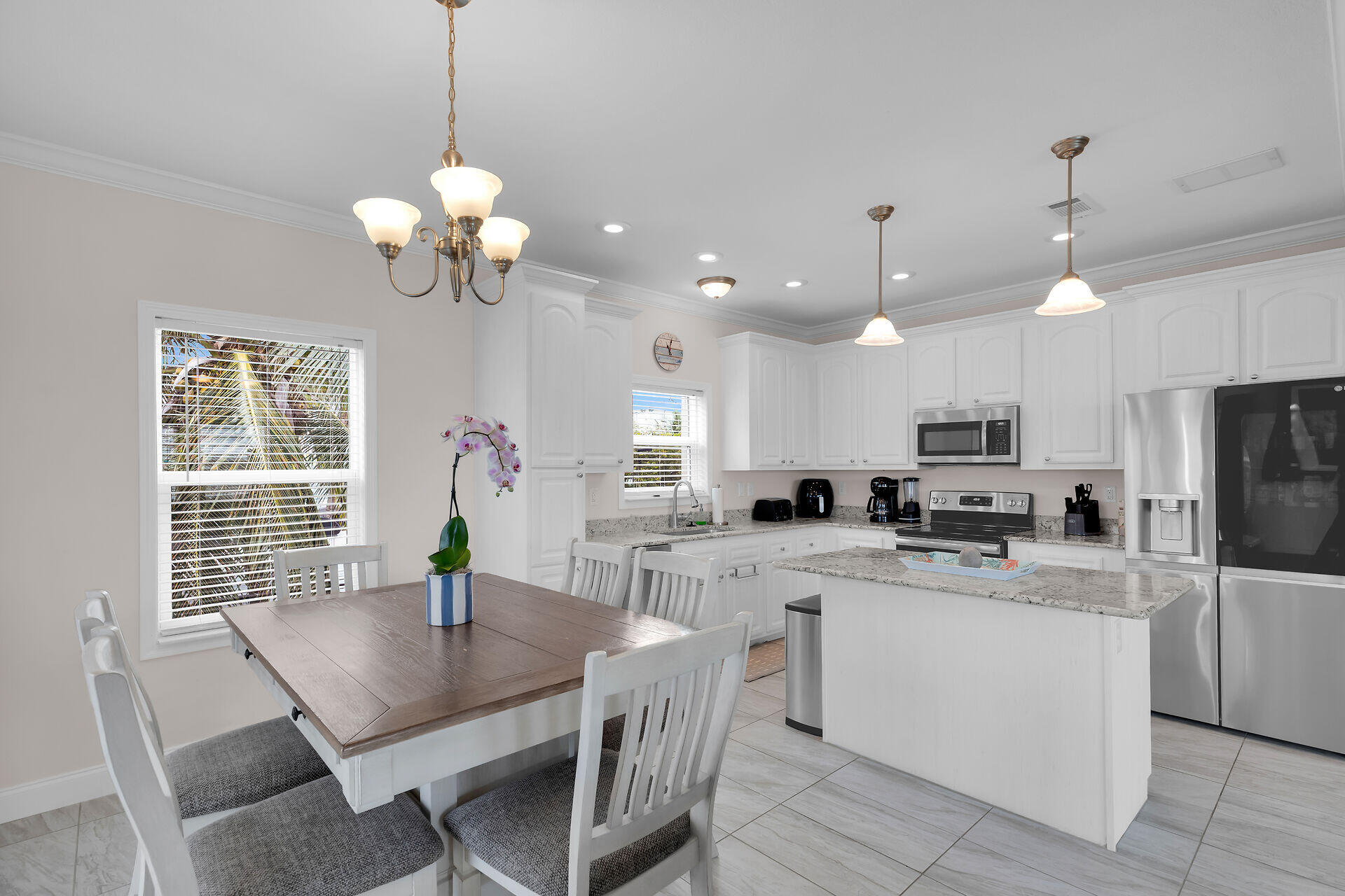 559 Powell Avenue Property Photo 22