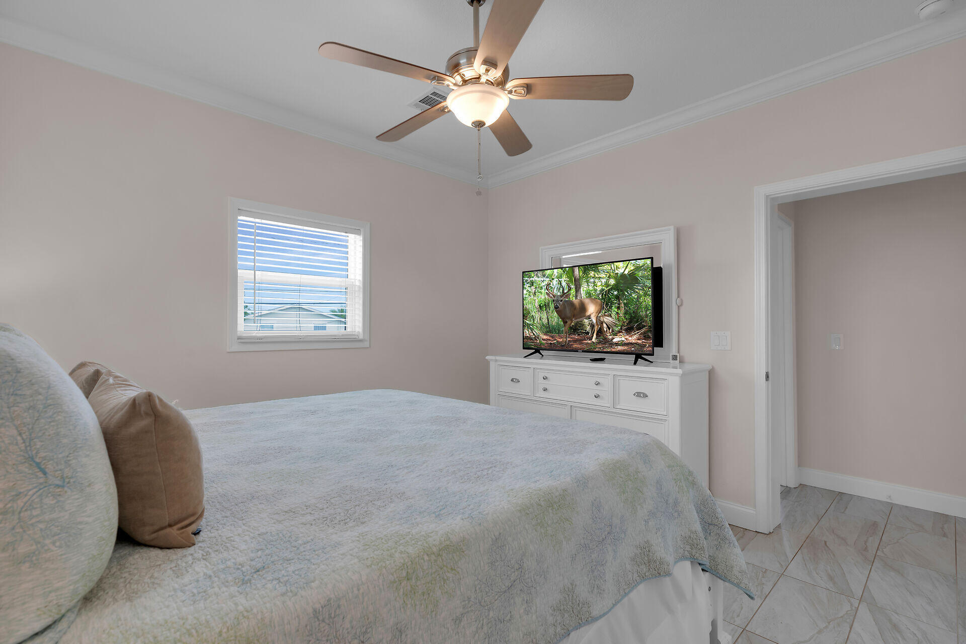 559 Powell Avenue Property Photo 32