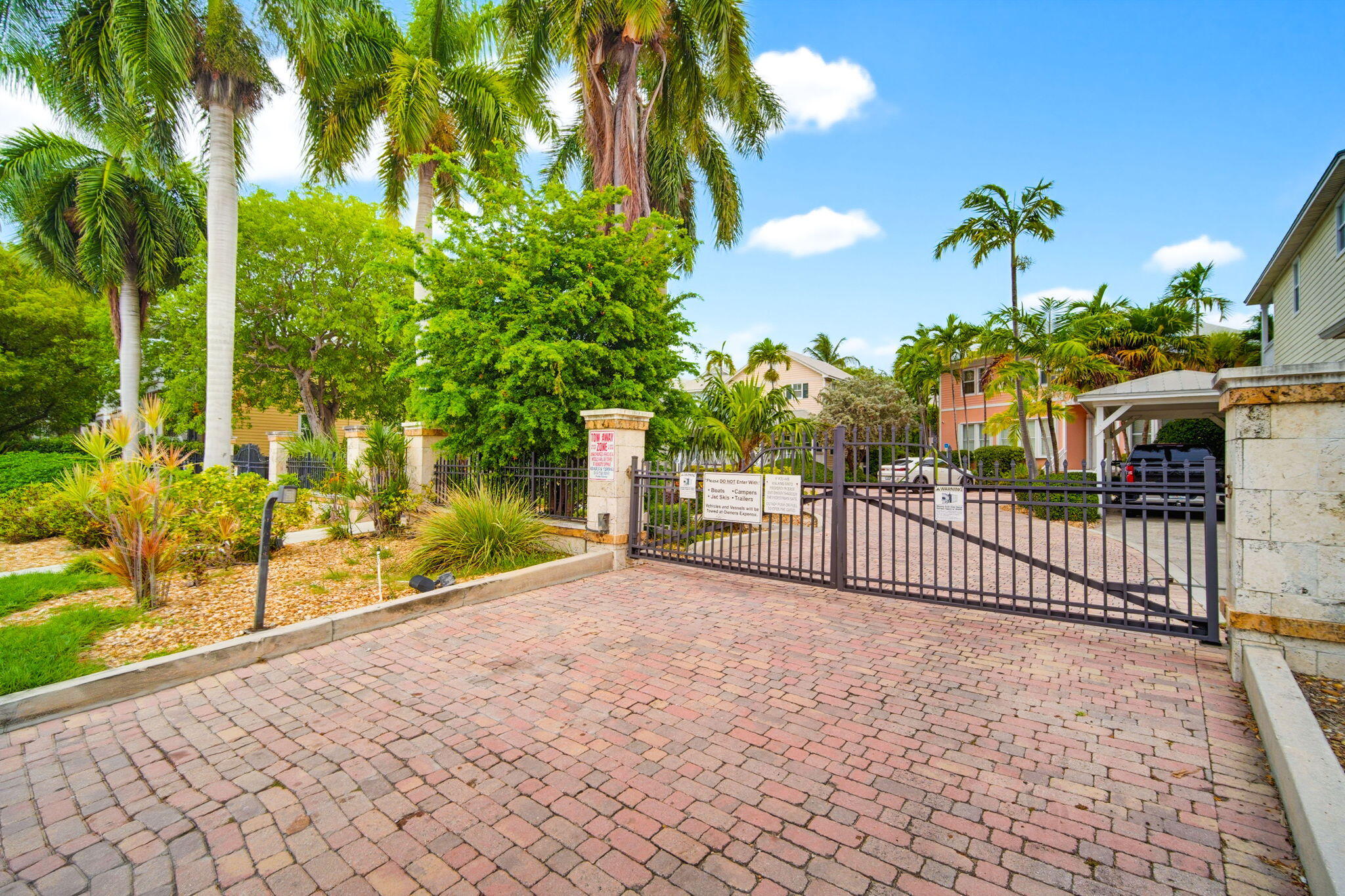 42 Coral Way Property Photo 37
