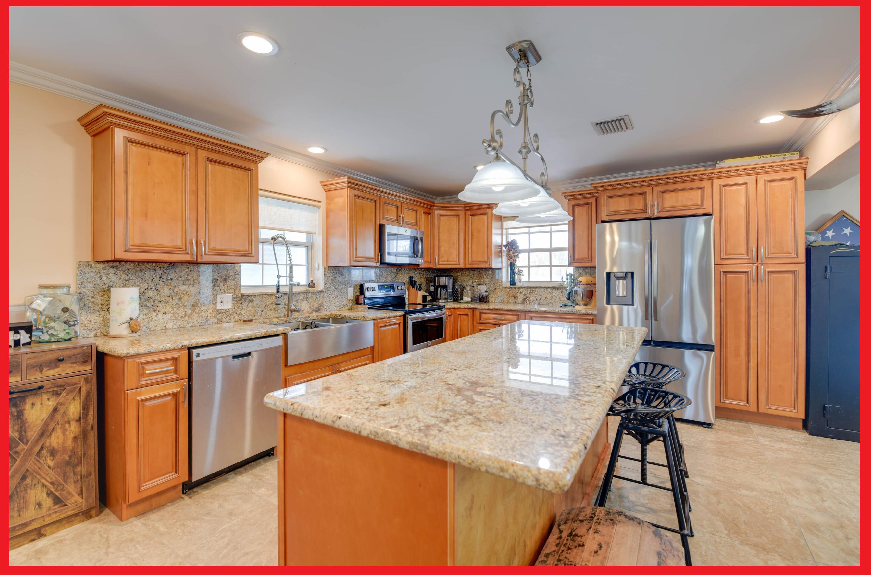 706 E Caribbean Drive Property Photo 1