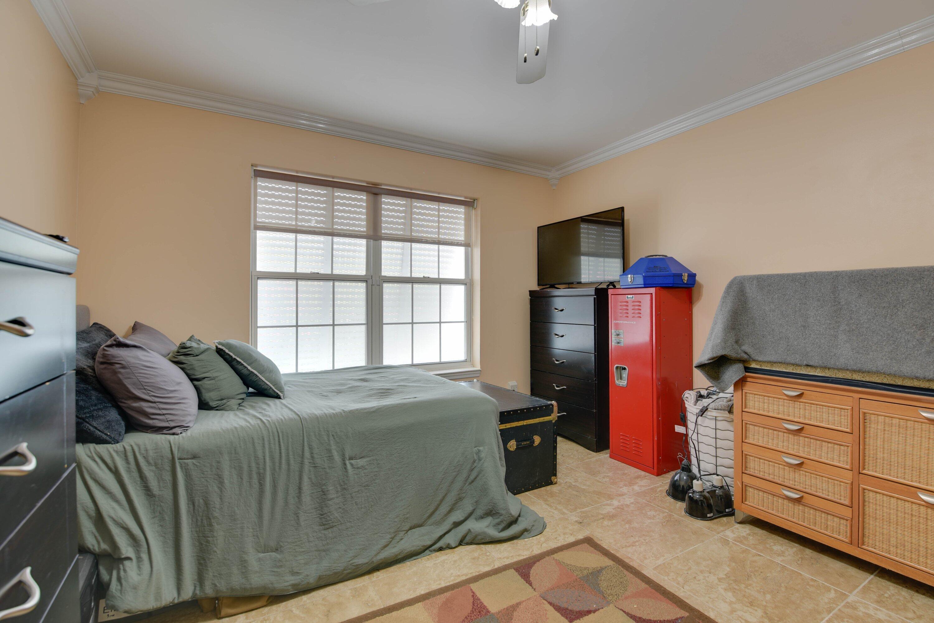 706 E Caribbean Drive Property Photo 12