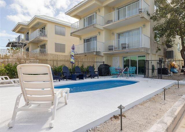 315 E Ocean Drive Property Photo 1