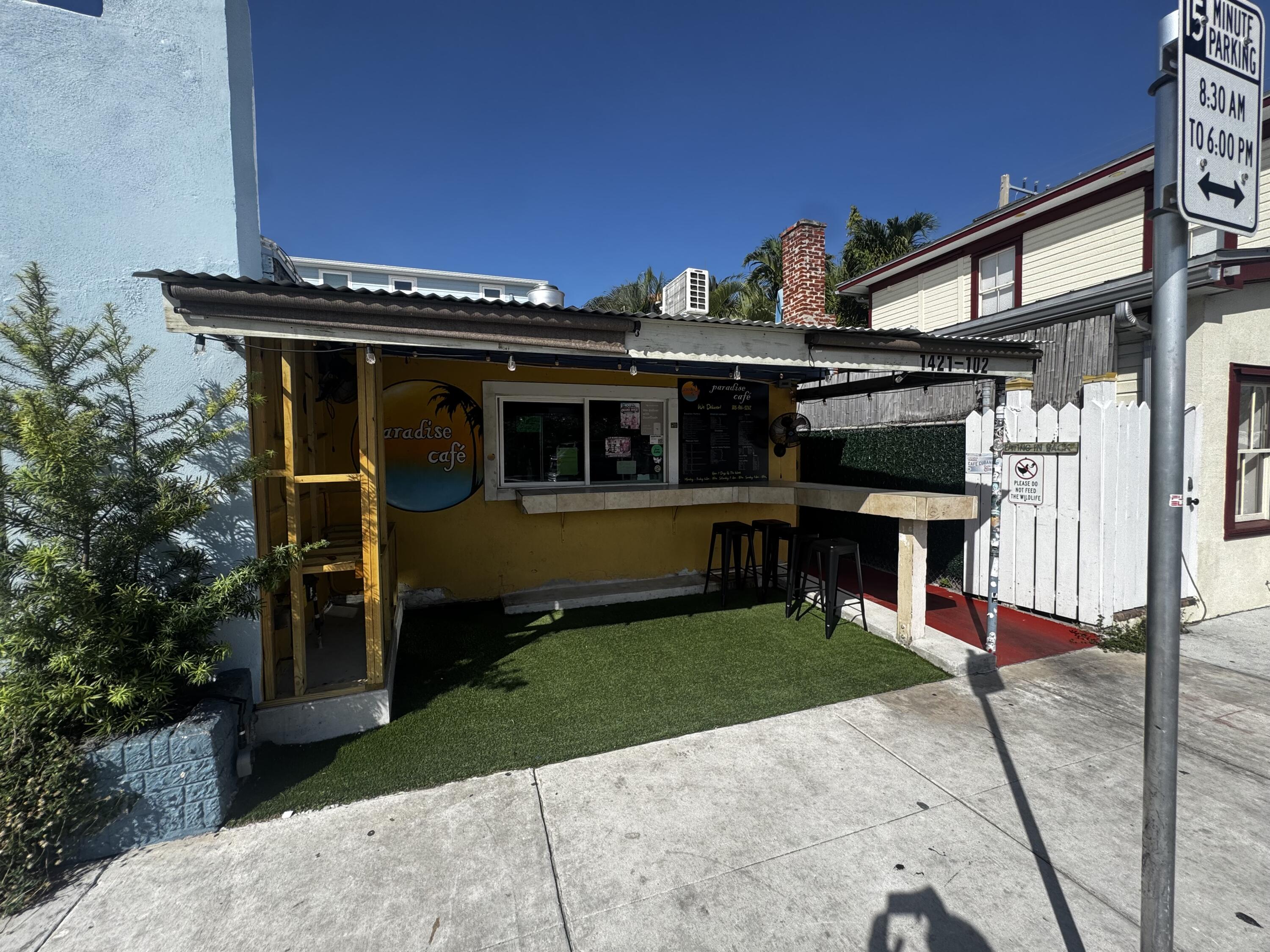 1421 First Street Property Photo 3