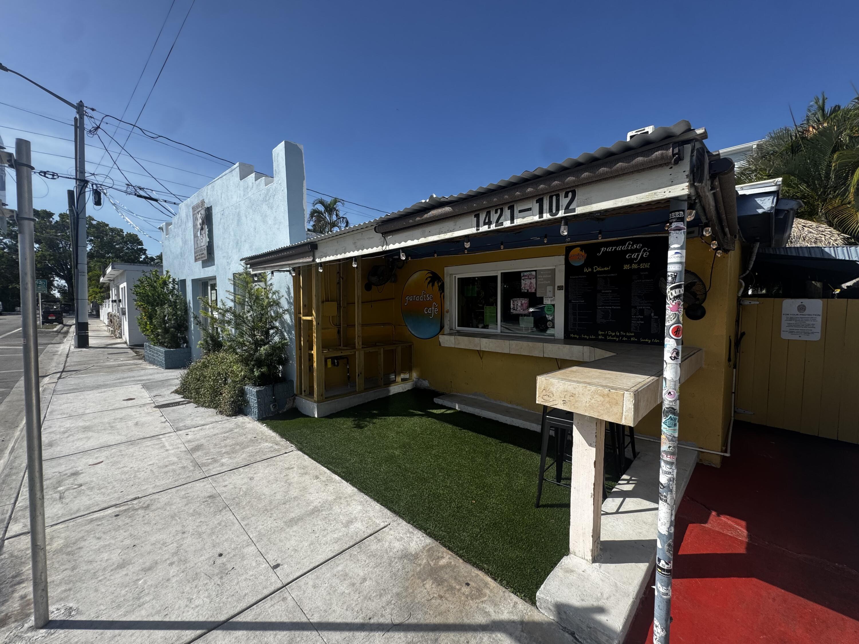 1421 First Street Property Photo 4